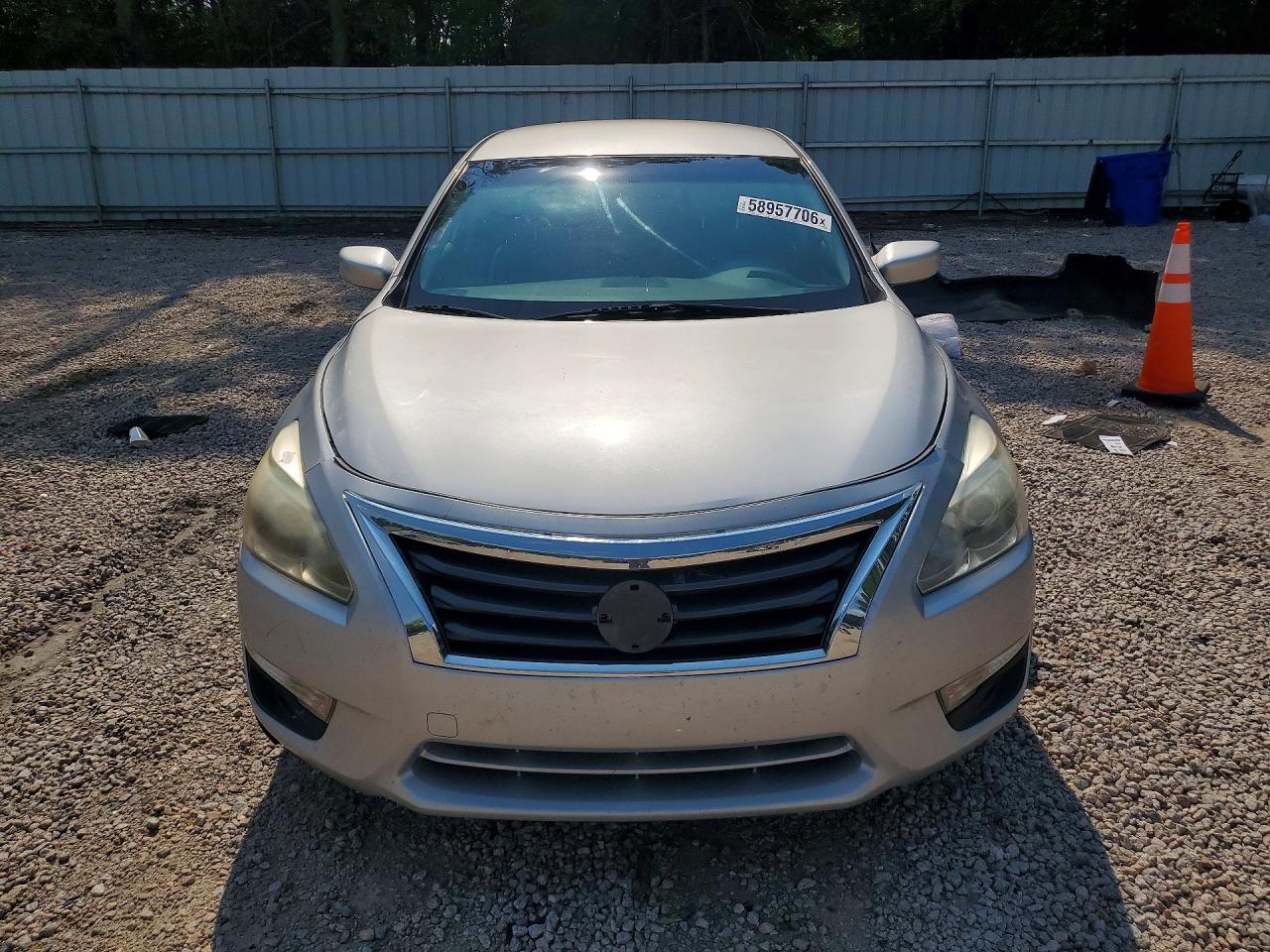 2015 Nissan Altima 2.5 S Silver vin: 1N4AL3APXFC220056