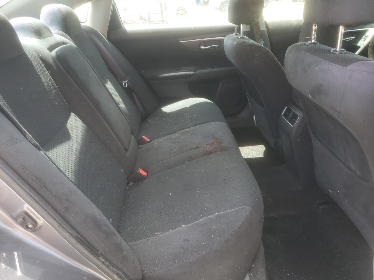 2015 Nissan Altima 2.5 Sv Gray vin: 1N4AL3APXFC230618 Damage: Right Rear Carpet, Water Damage, Replacement Required