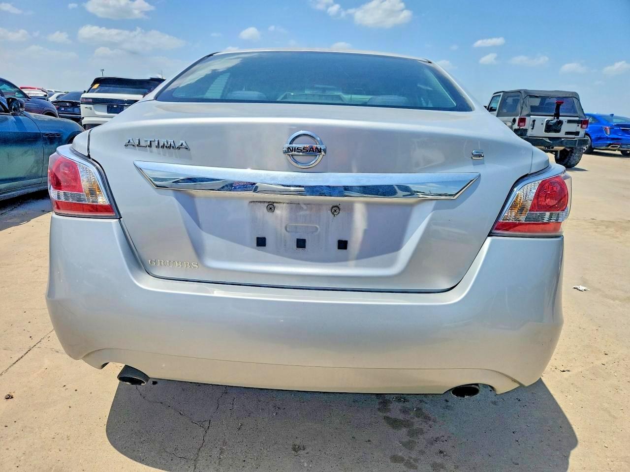 2015 Nissan Altima 2.5 S Серебряный vin: 1N4AL3APXFC240601