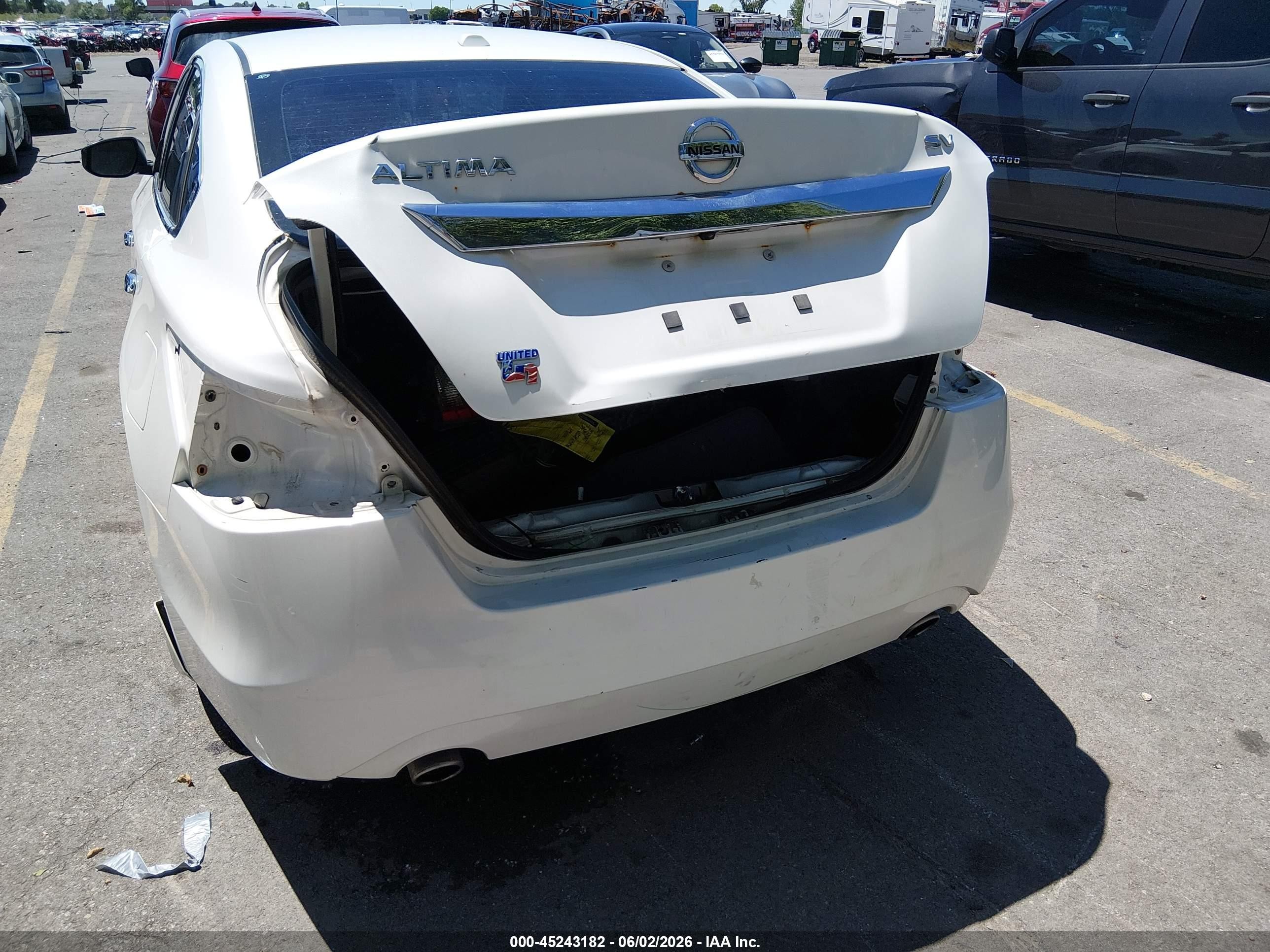 2015 Nissan Altima 2.5 Sv White vin: 1N4AL3APXFC241232