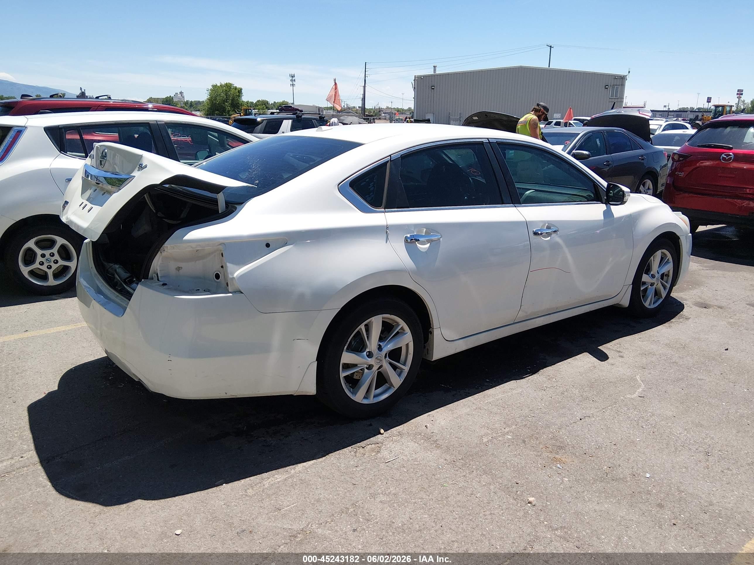 2015 Nissan Altima 2.5 Sv White vin: 1N4AL3APXFC241232