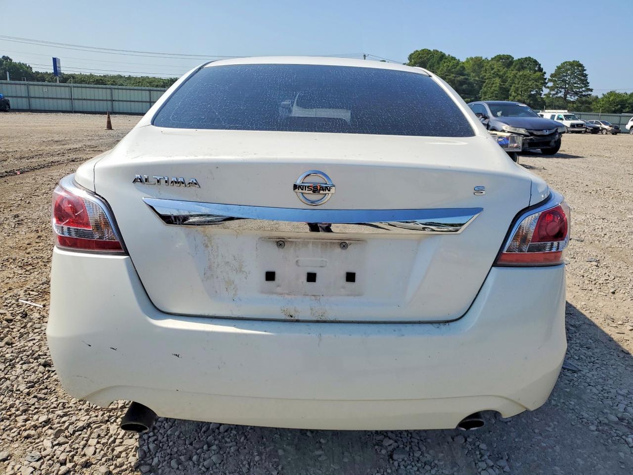2015 Nissan Altima 2.5 S White vin: 1N4AL3APXFC243823