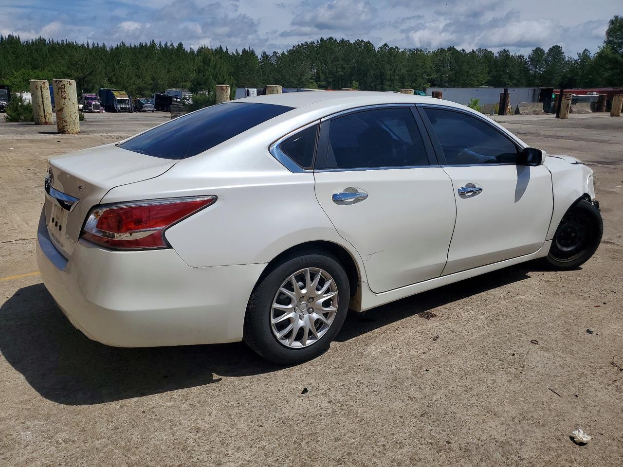 2015 Nissan Altima 2.5 S White vin: 1N4AL3APXFC243918