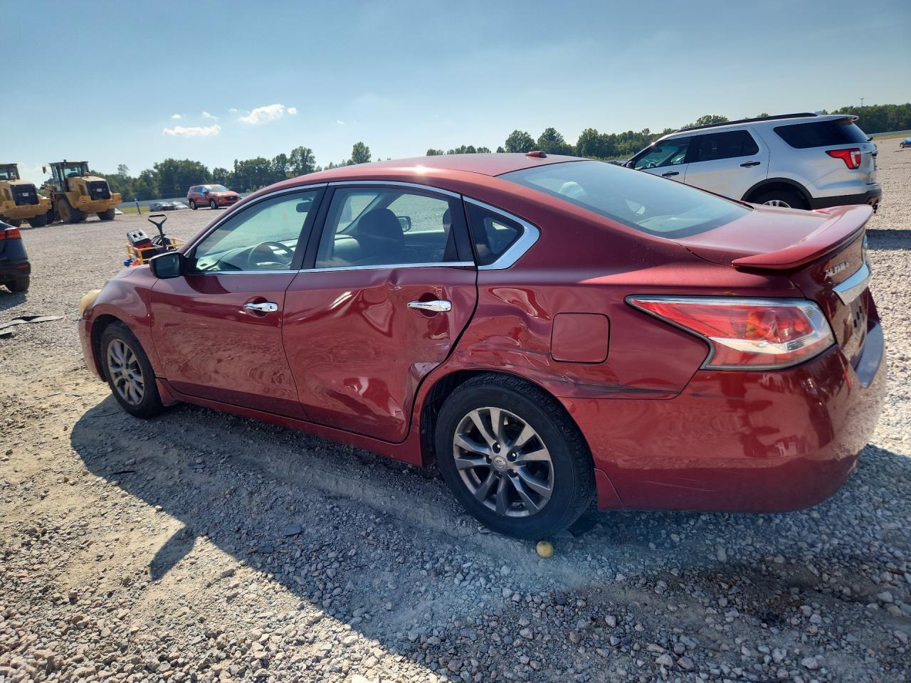 2015 Nissan Altima 2.5 S Red vin: 1N4AL3APXFC252098