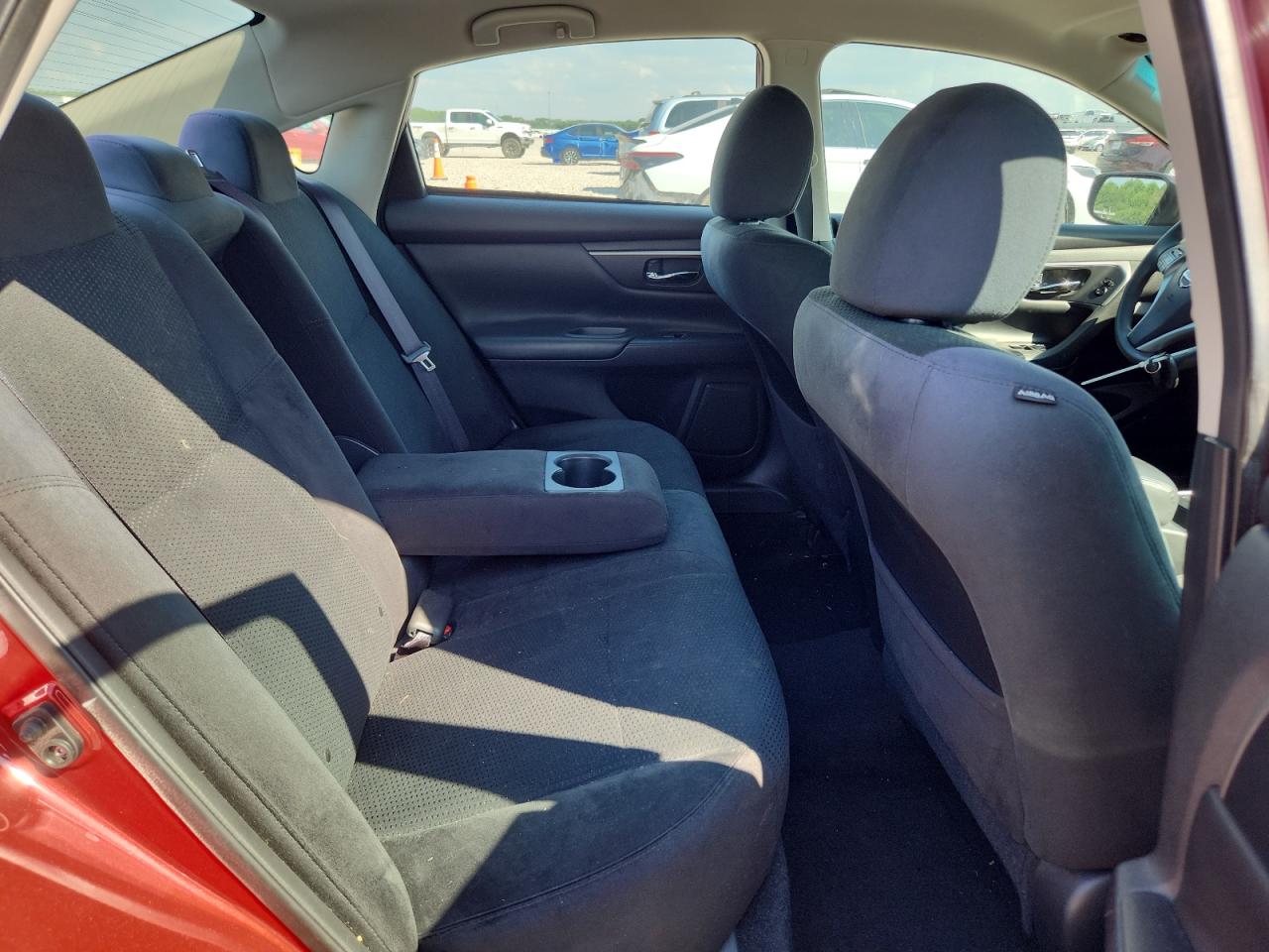 2015 Nissan Altima 2.5 S Red vin: 1N4AL3APXFC252098