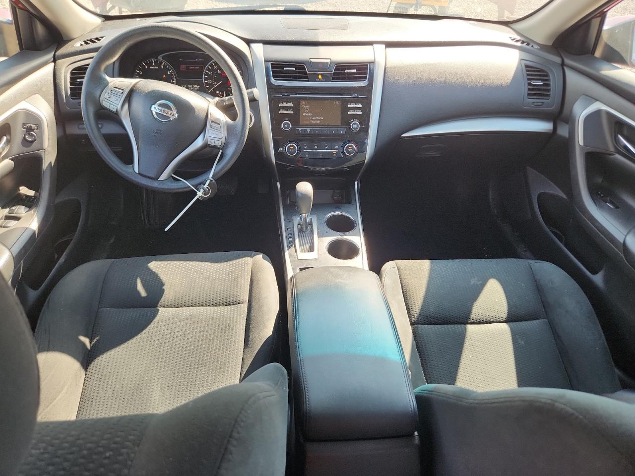 2015 Nissan Altima 2.5 S Red vin: 1N4AL3APXFC252098