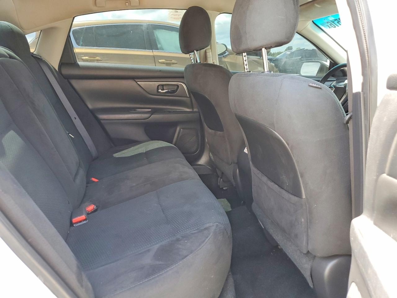 2015 Nissan Altima 2.5 S White vin: 1N4AL3APXFC253994