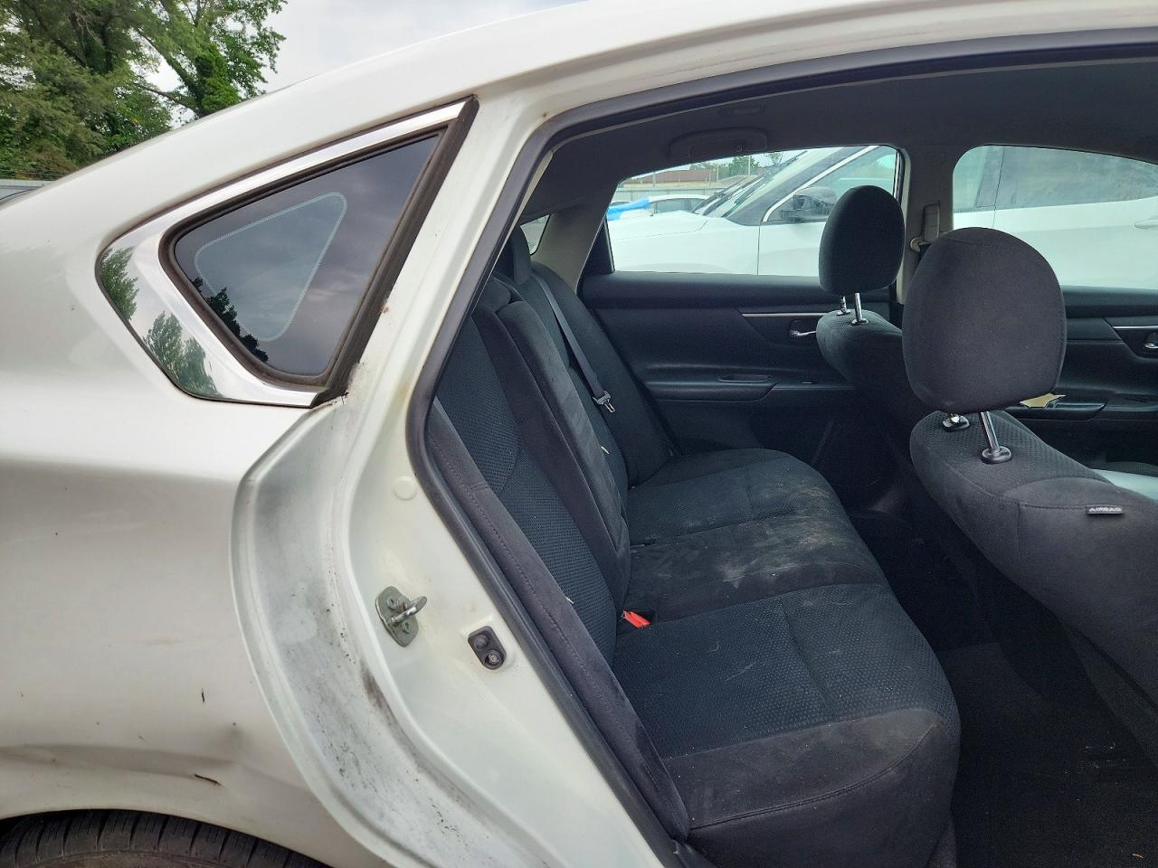 2015 Nissan Altima 2.5 Sv White vin: 1N4AL3APXFC255664
