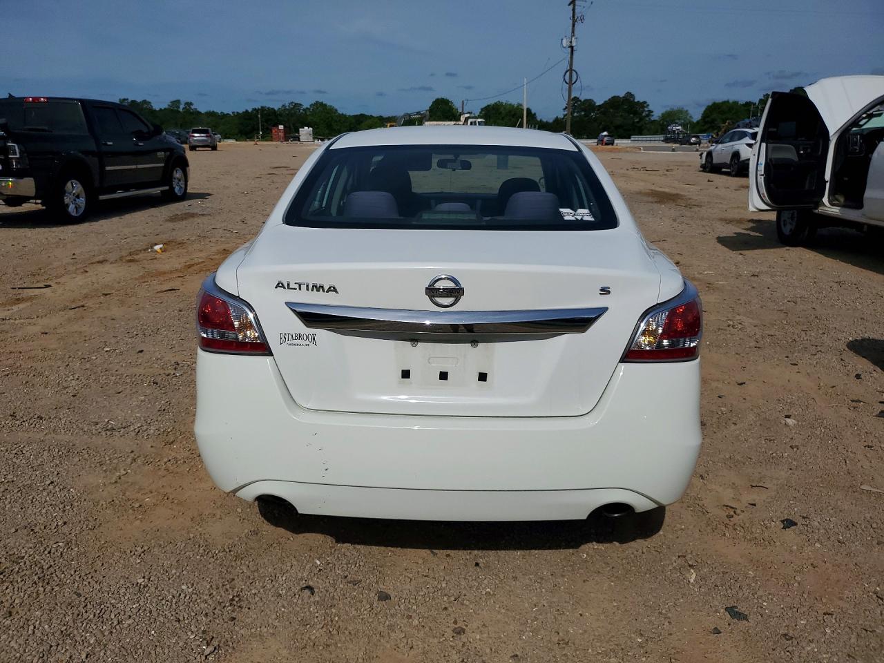 2015 Nissan Altima 2.5 S White vin: 1N4AL3APXFC265322