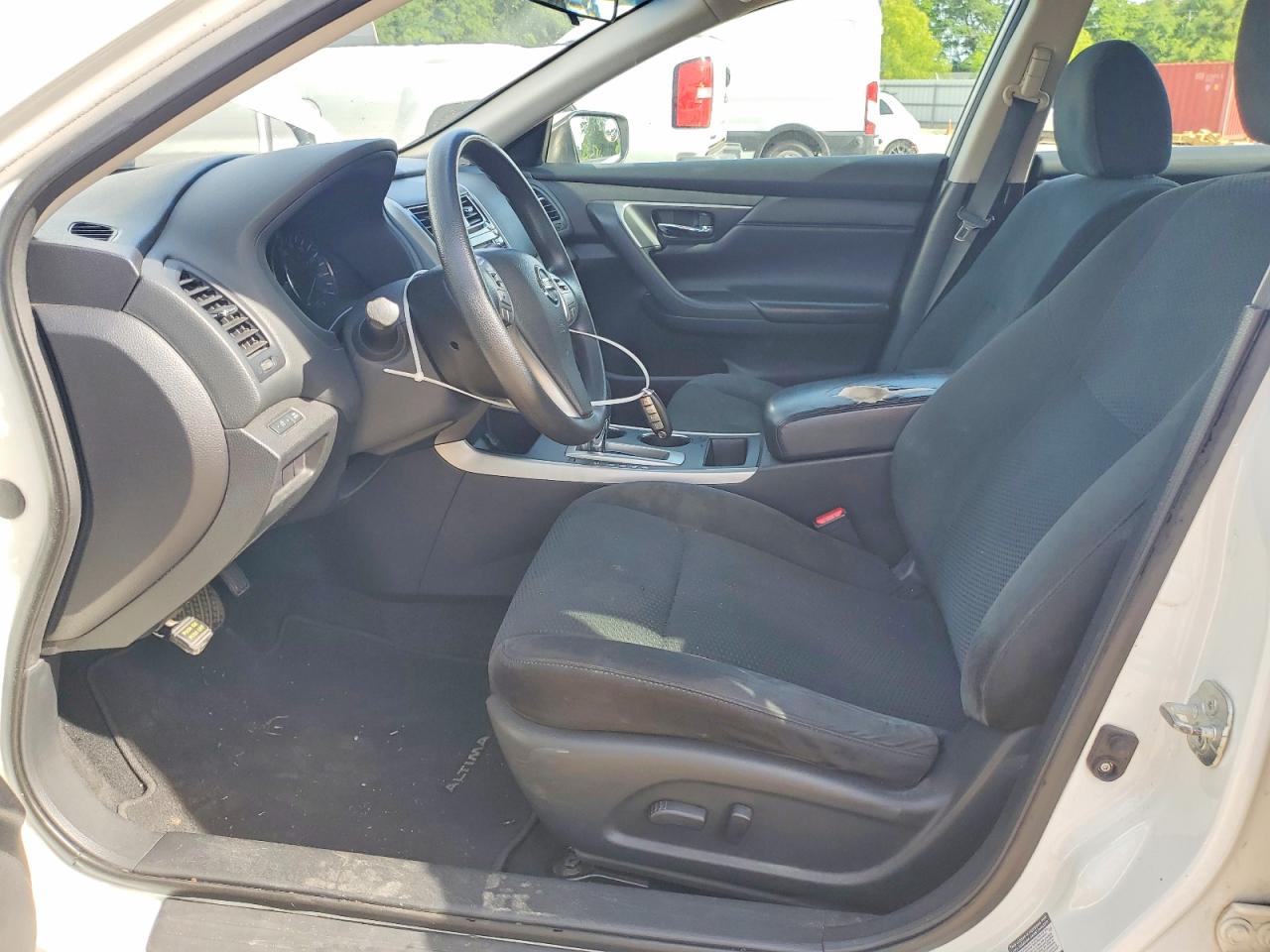 2015 Nissan Altima 2.5 S White vin: 1N4AL3APXFC265322
