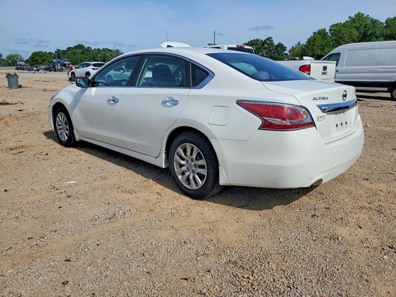 2015 Nissan Altima 2.5 S White vin: 1N4AL3APXFC265322