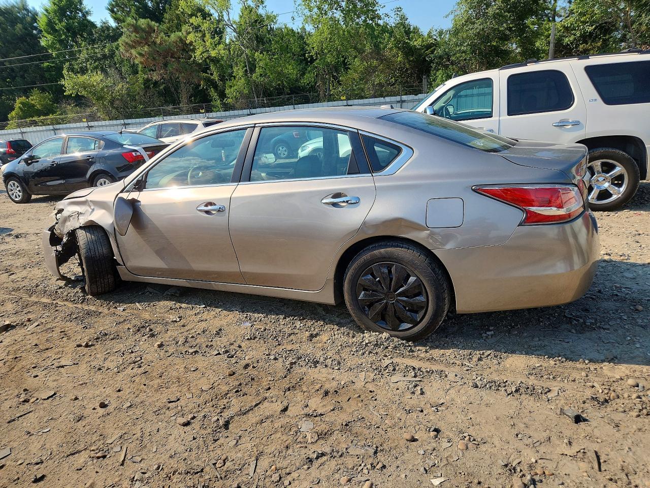 2015 Nissan Altima 2.5 S Gold vin: 1N4AL3APXFC272772