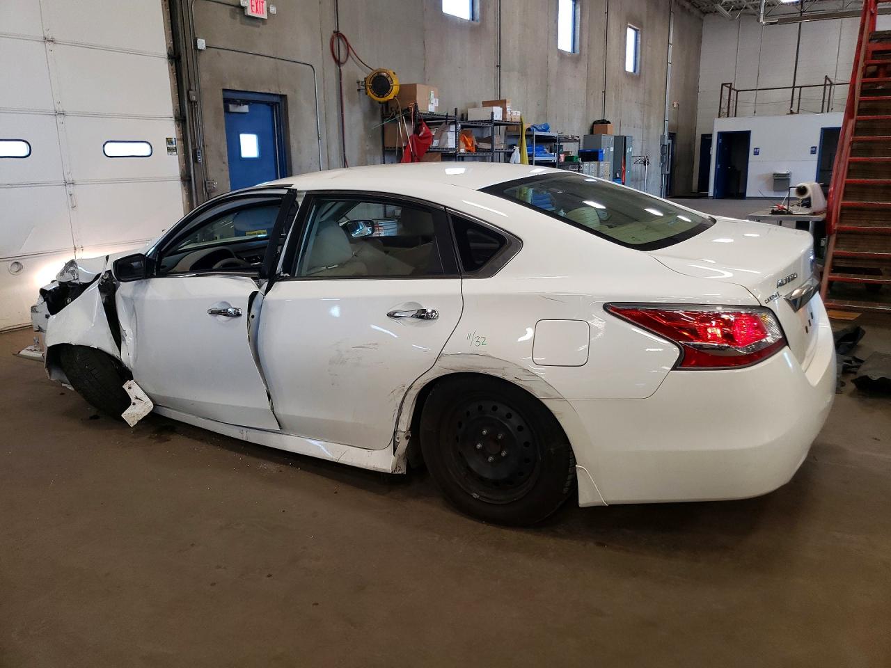 2015 Nissan Altima 2.5 S White vin: 1N4AL3APXFC275655