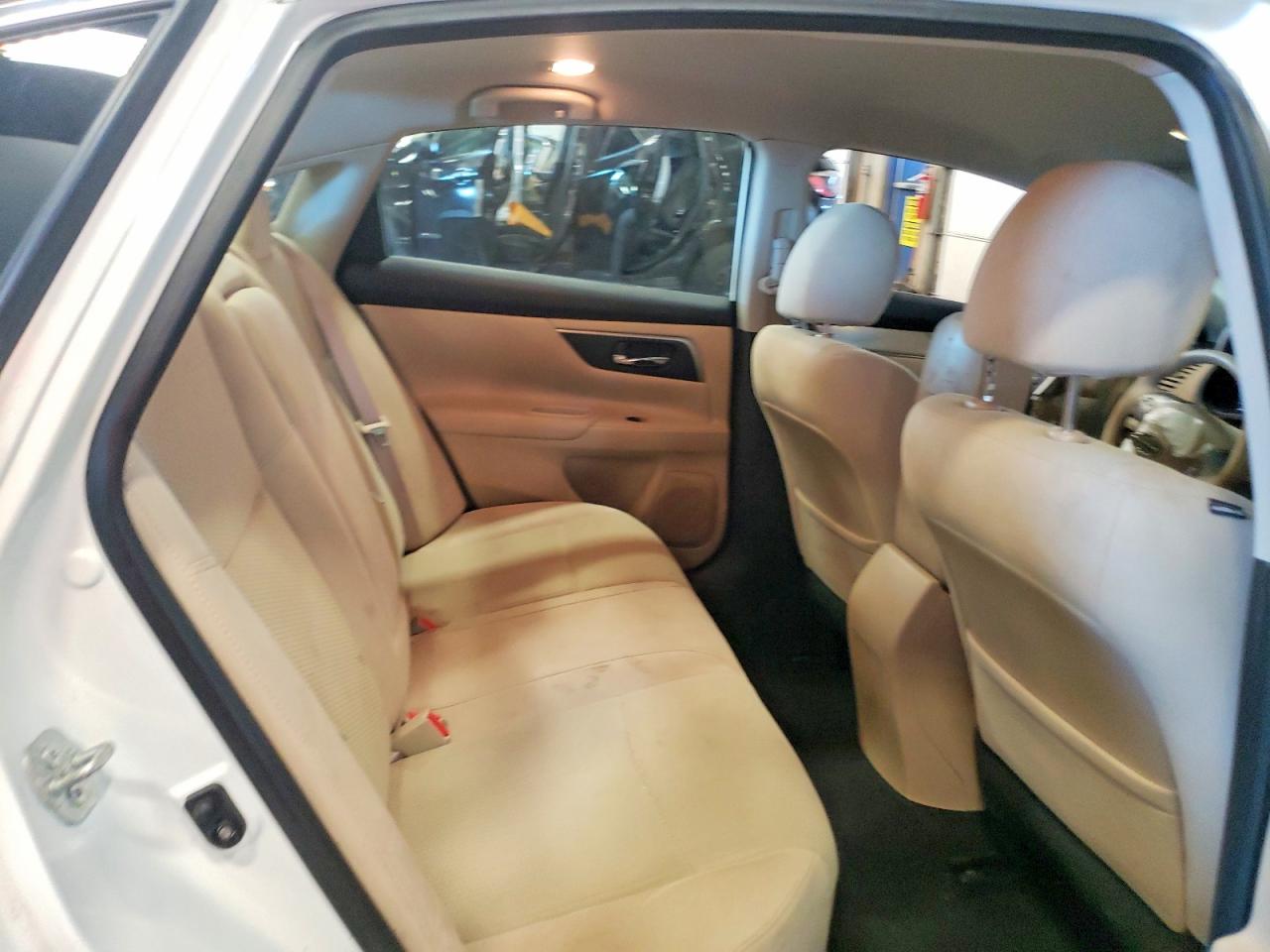 2015 Nissan Altima 2.5 S White vin: 1N4AL3APXFC275655