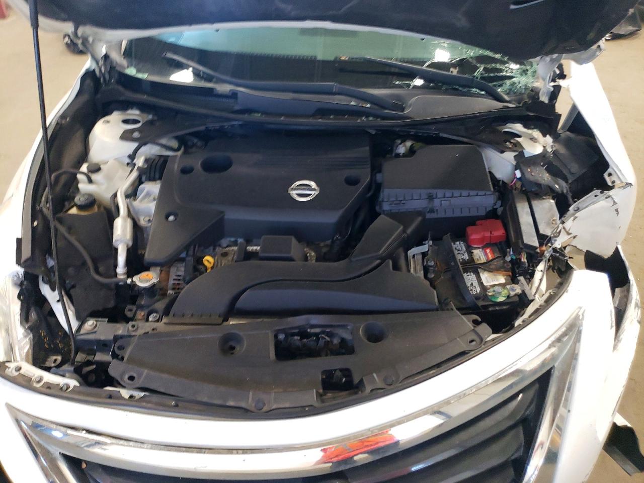 2015 Nissan Altima 2.5 S White vin: 1N4AL3APXFC275655