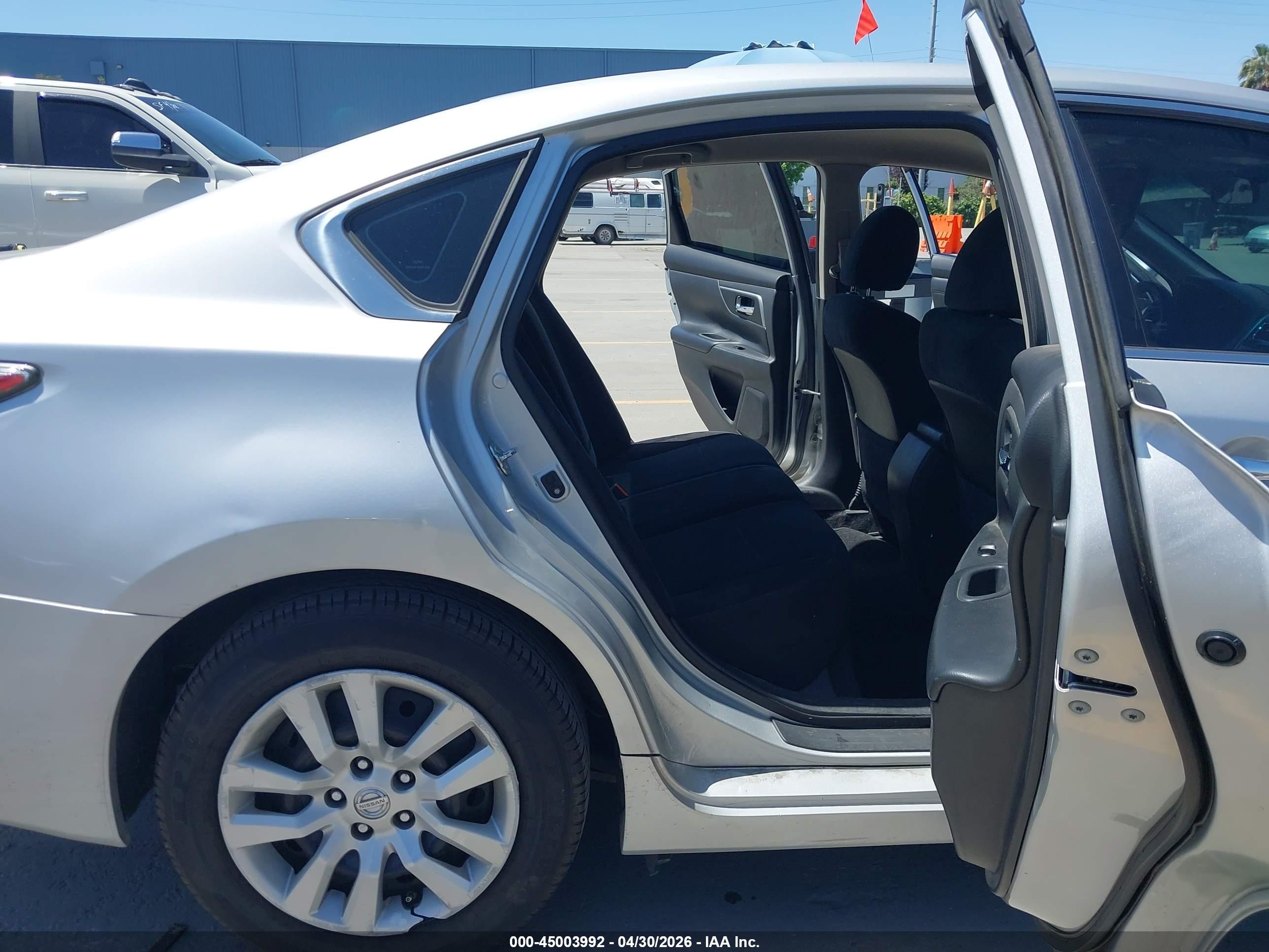 2015 Nissan Altima 2.5/2.5 S/2.5 Sl/2.5 Sv Silver vin: 1N4AL3APXFC276515