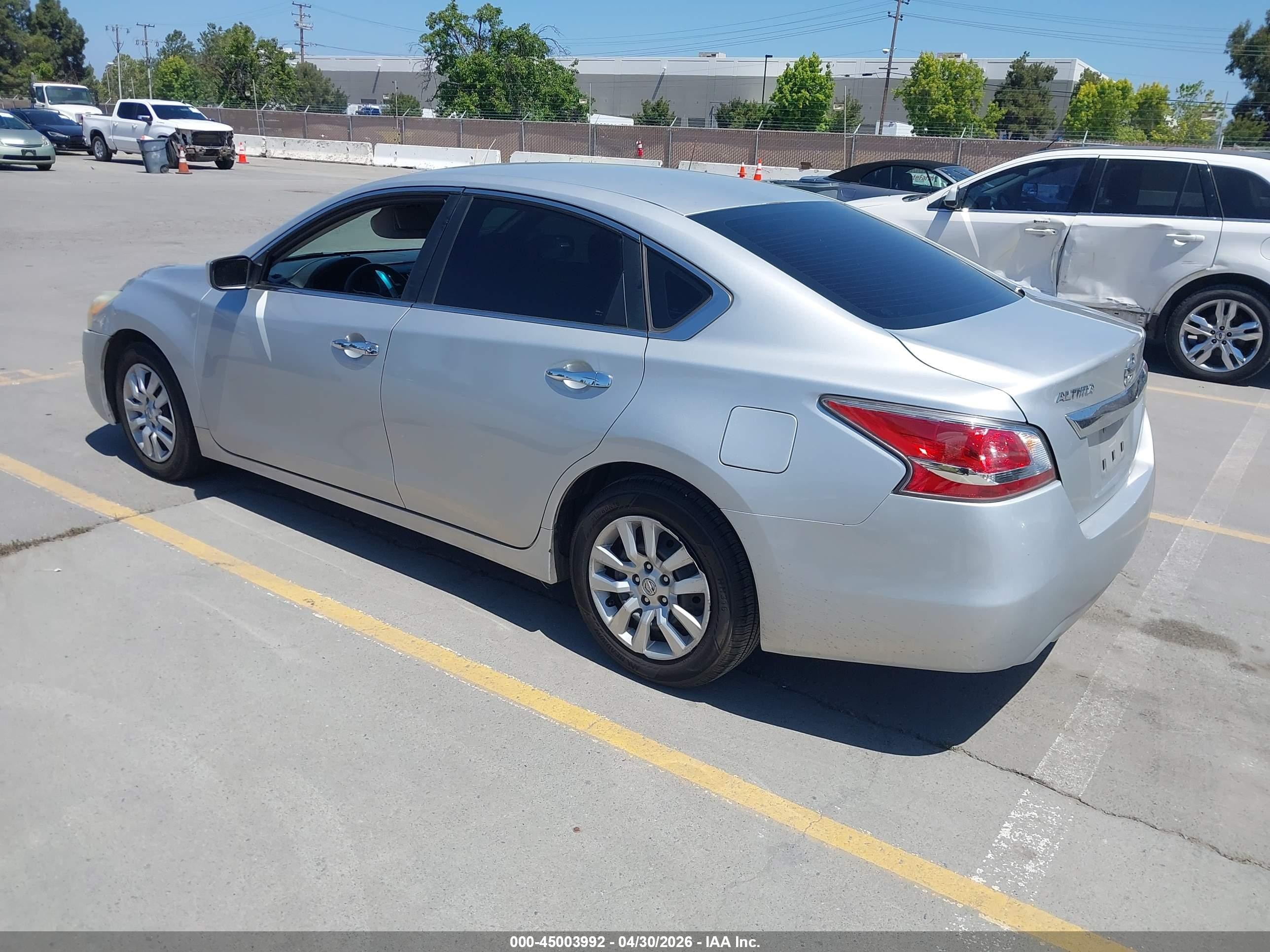 2015 Nissan Altima 2.5/2.5 S/2.5 Sl/2.5 Sv Silver vin: 1N4AL3APXFC276515