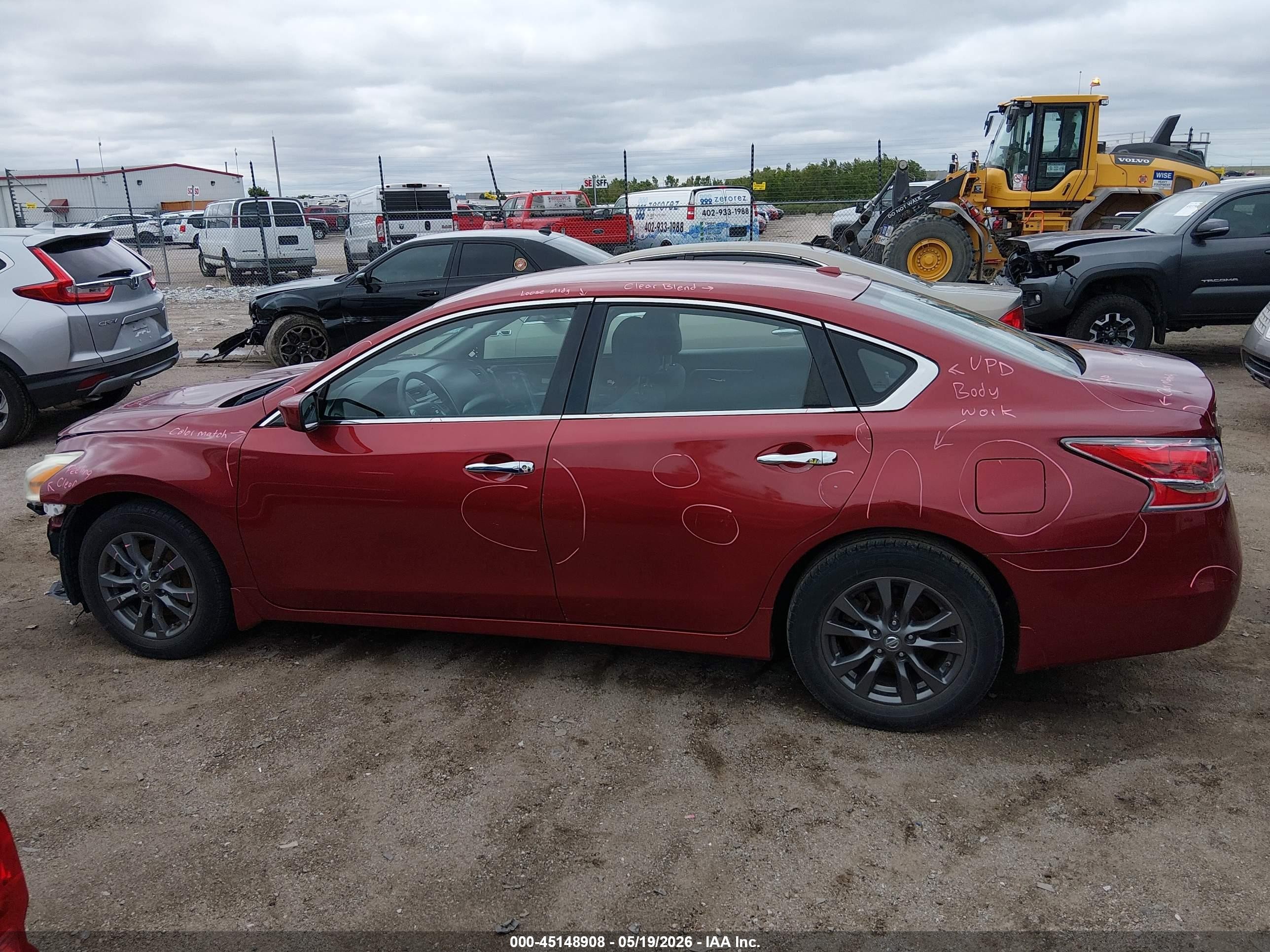 2015 Nissan Altima 2.5 S Red vin: 1N4AL3APXFC415168