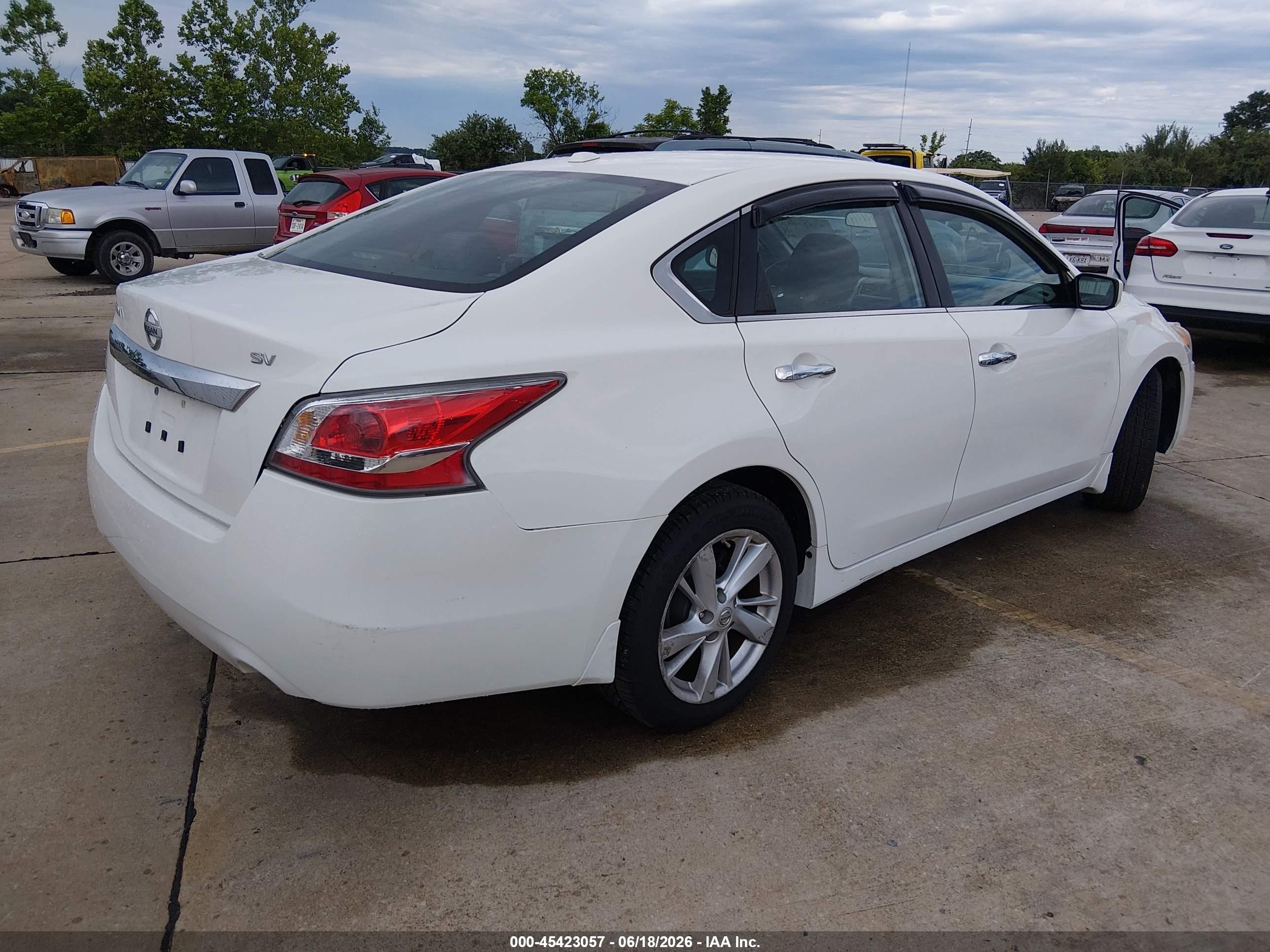 2015 Nissan Altima 2.5 Sv White vin: 1N4AL3APXFC436215