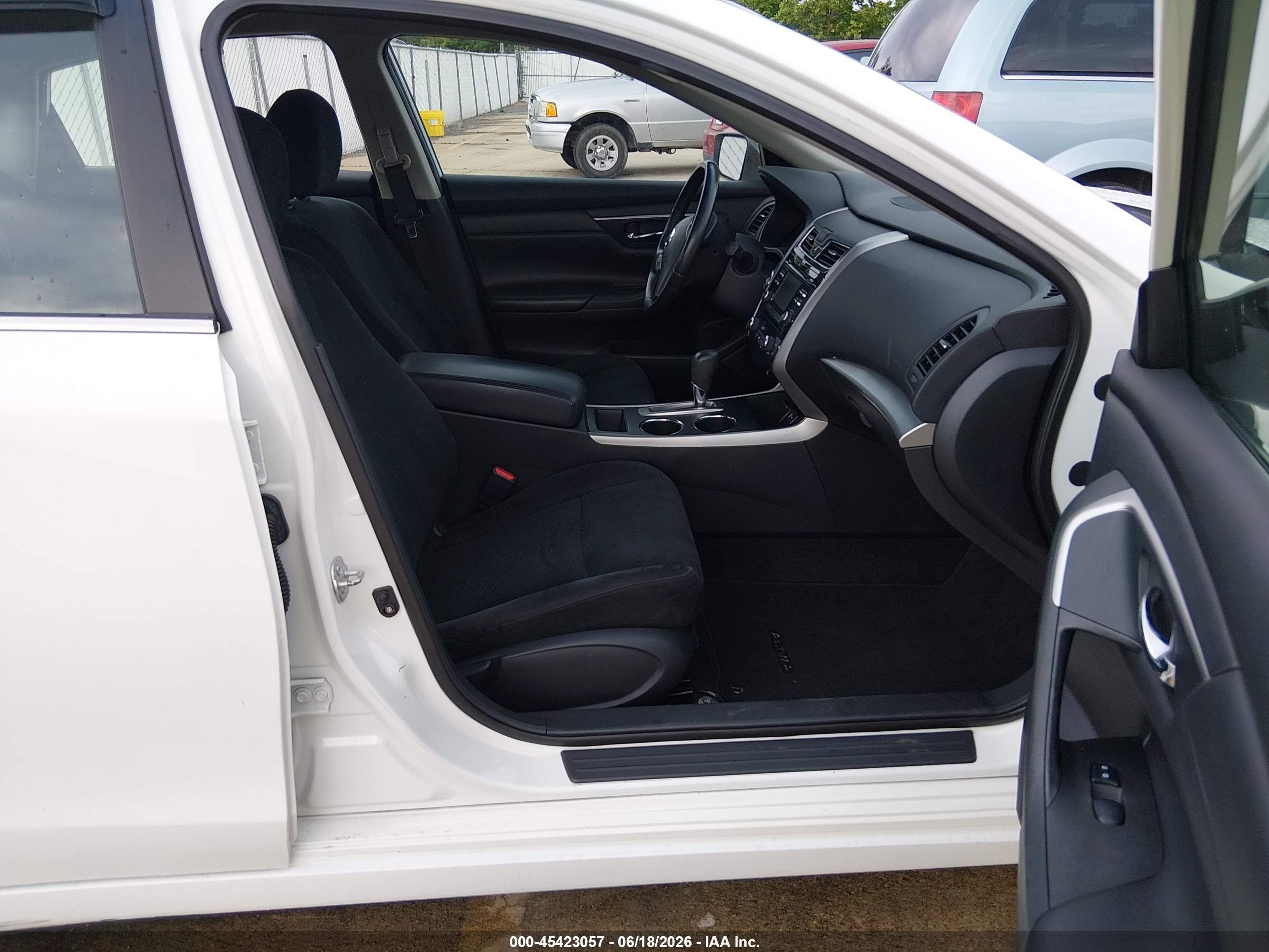 2015 Nissan Altima 2.5 Sv White vin: 1N4AL3APXFC436215
