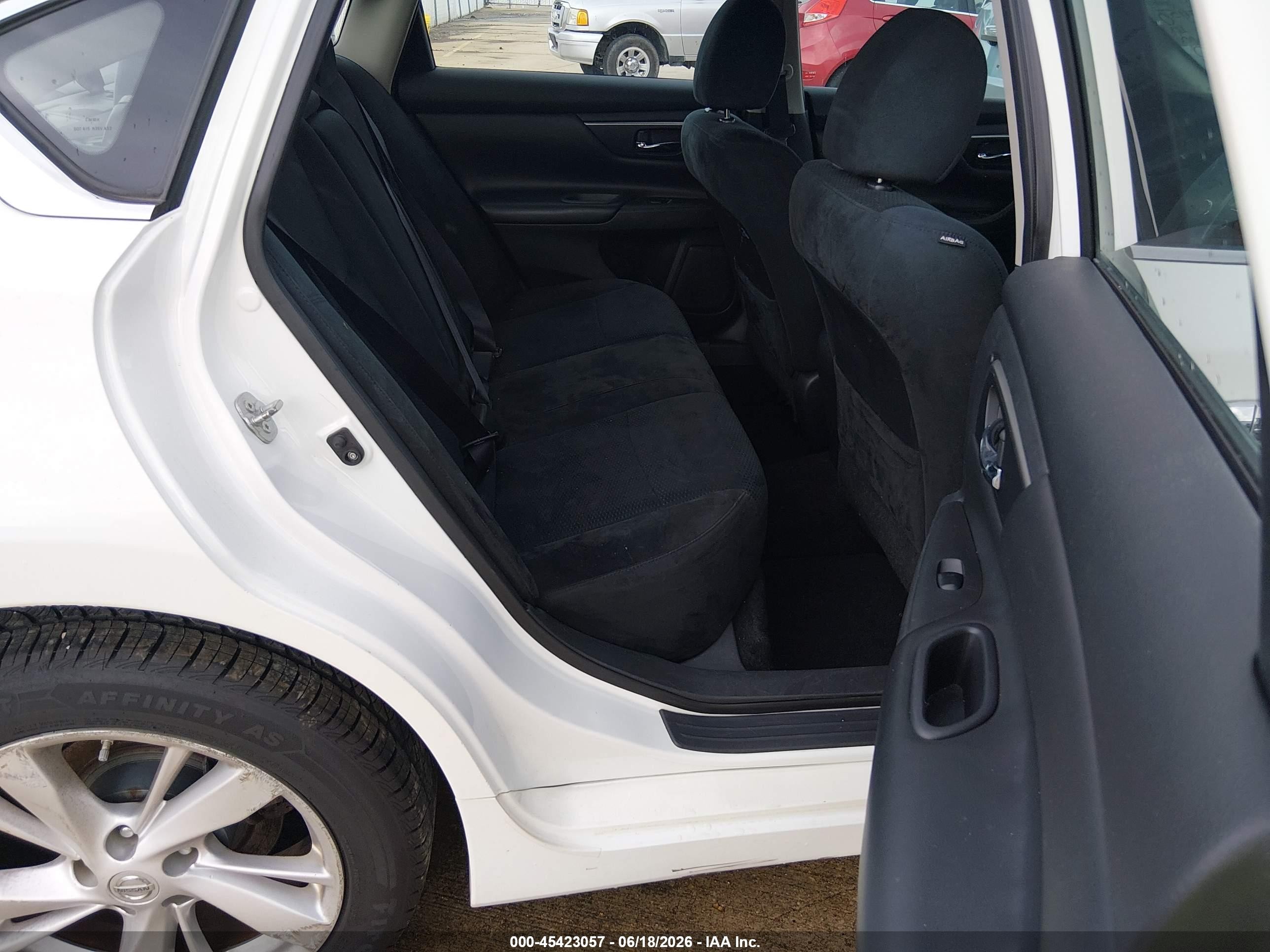 2015 Nissan Altima 2.5 Sv White vin: 1N4AL3APXFC436215