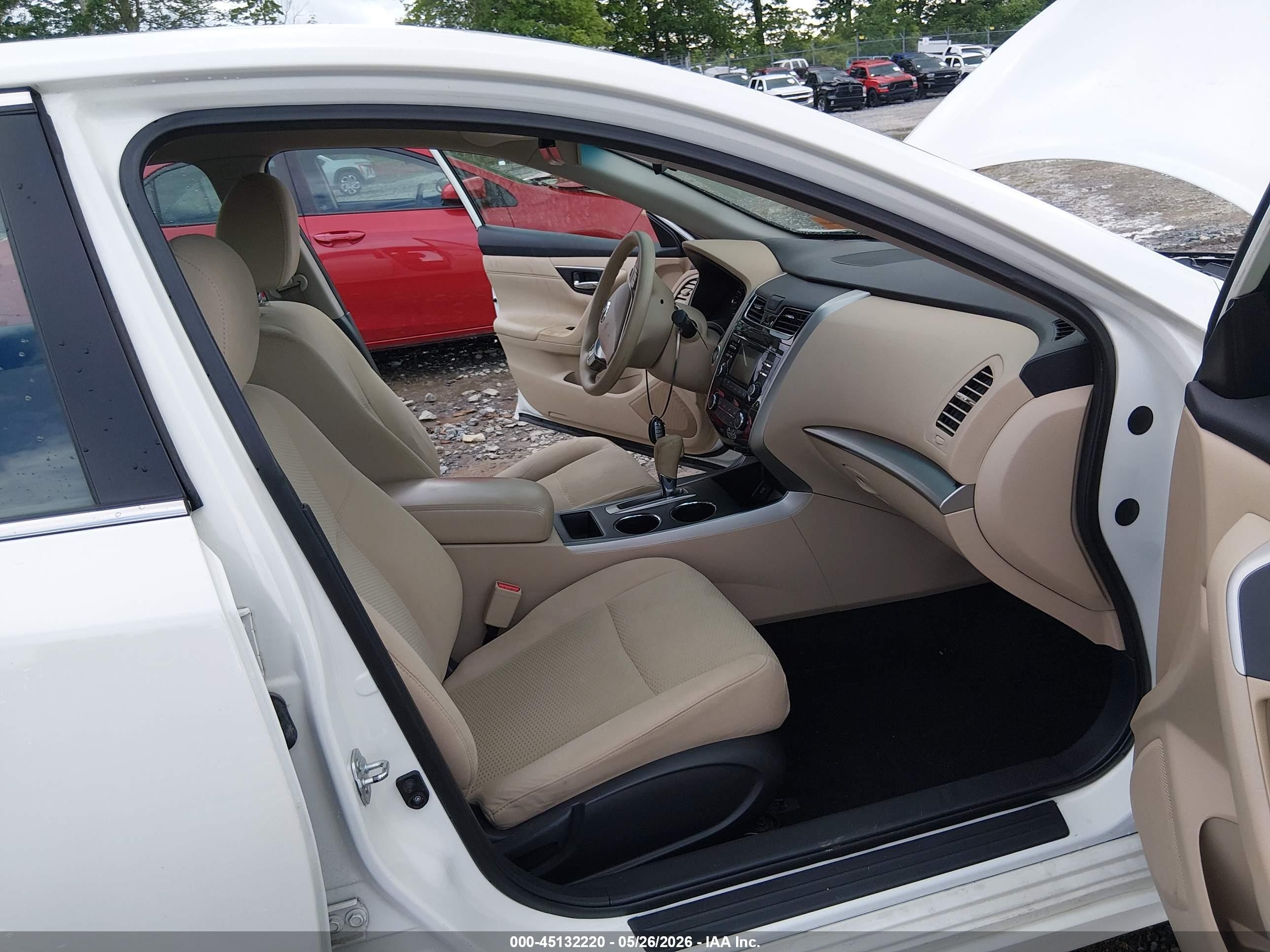 2015 Nissan Altima 2.5 S White vin: 1N4AL3APXFC443116