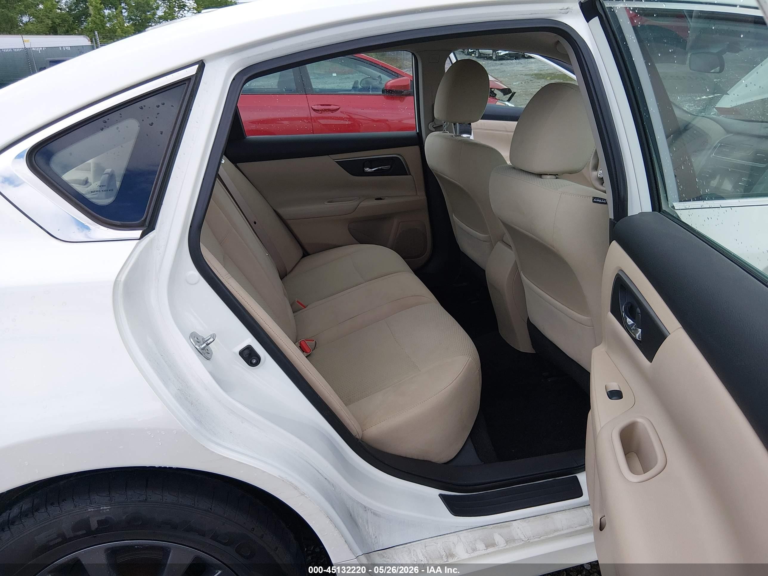 2015 Nissan Altima 2.5 S White vin: 1N4AL3APXFC443116