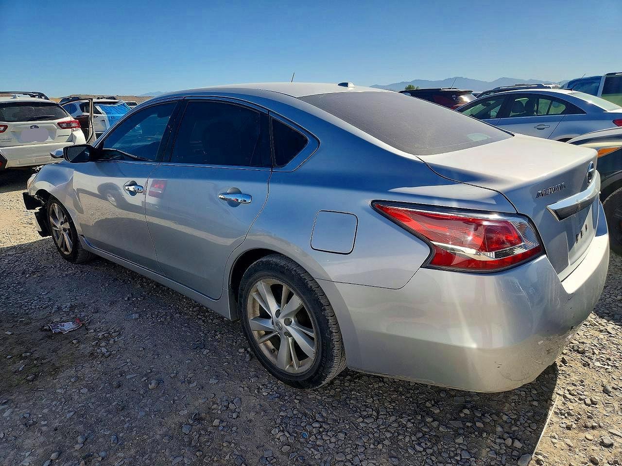 2015 Nissan Altima 2.5 Sv Серебряный vin: 1N4AL3APXFC460160