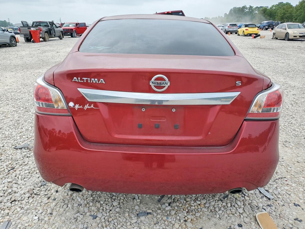 2015 Nissan Altima 2.5 S Red vin: 1N4AL3APXFC465195
