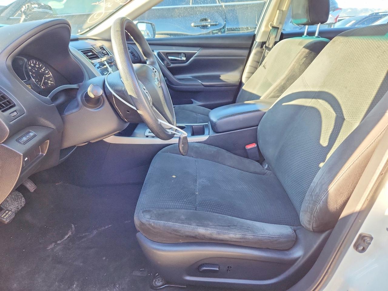 2015 Nissan Altima 2.5 S White vin: 1N4AL3APXFC467223