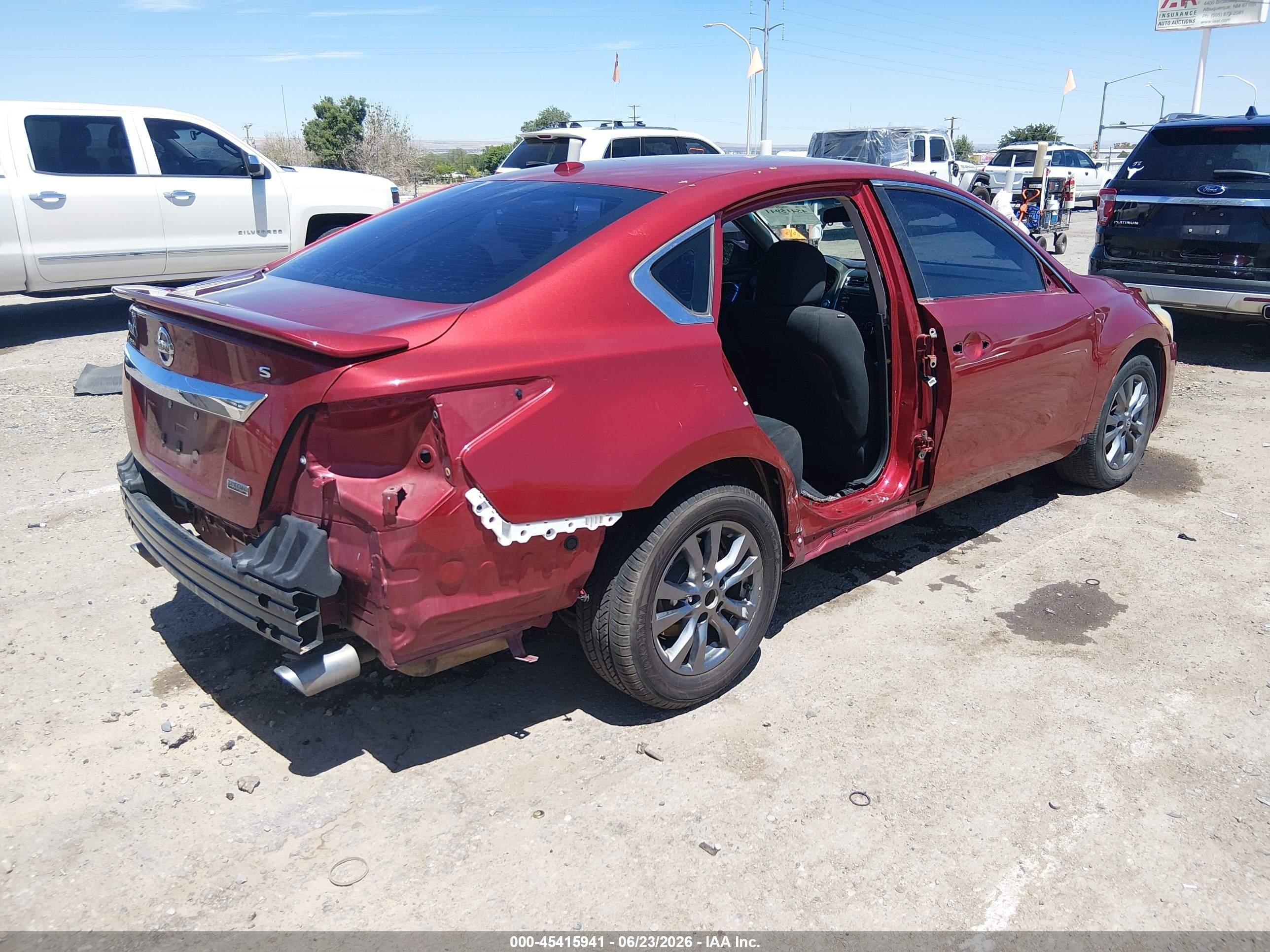 2015 Nissan Altima 2.5 S Red vin: 1N4AL3APXFC467500