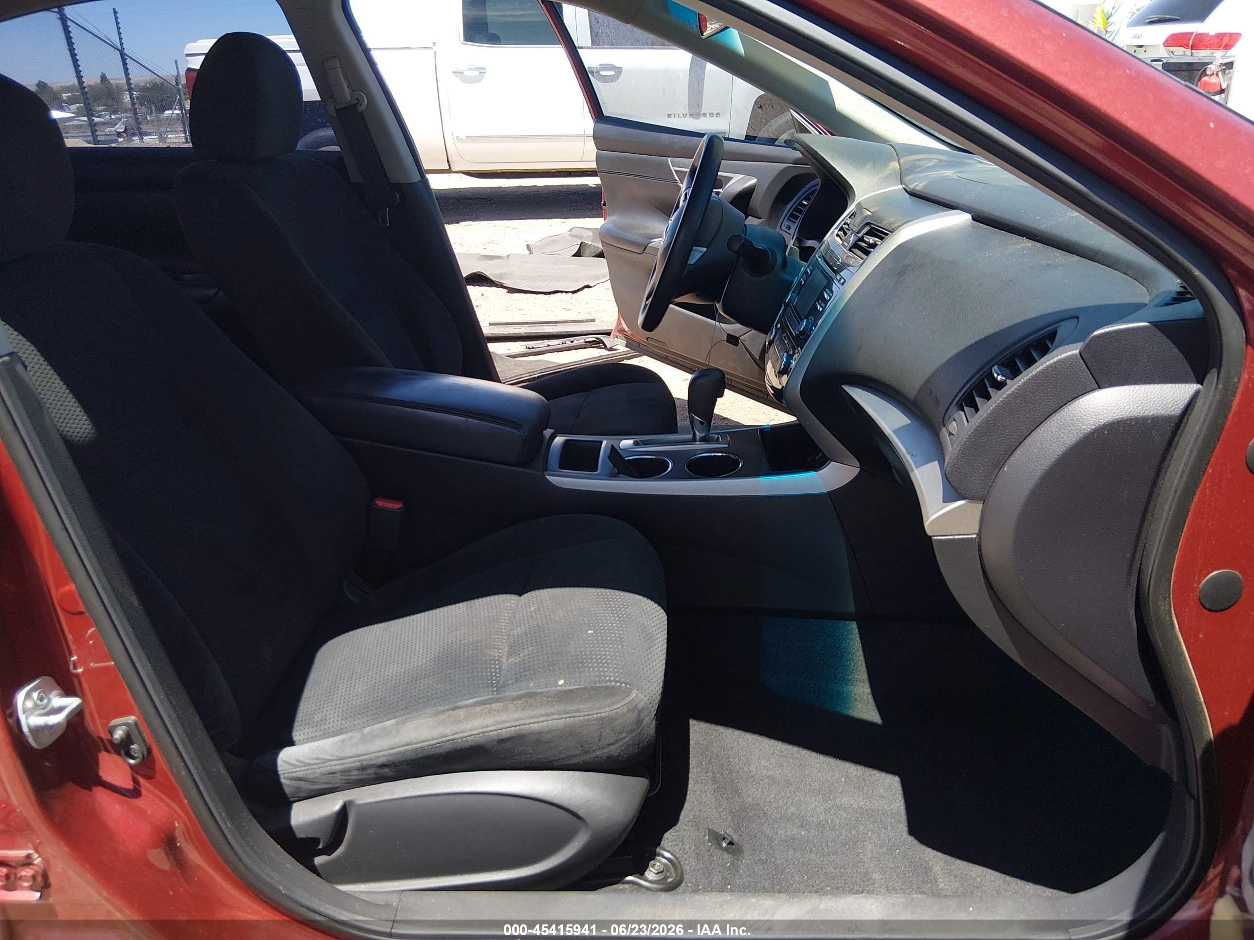 2015 Nissan Altima 2.5 S Red vin: 1N4AL3APXFC467500
