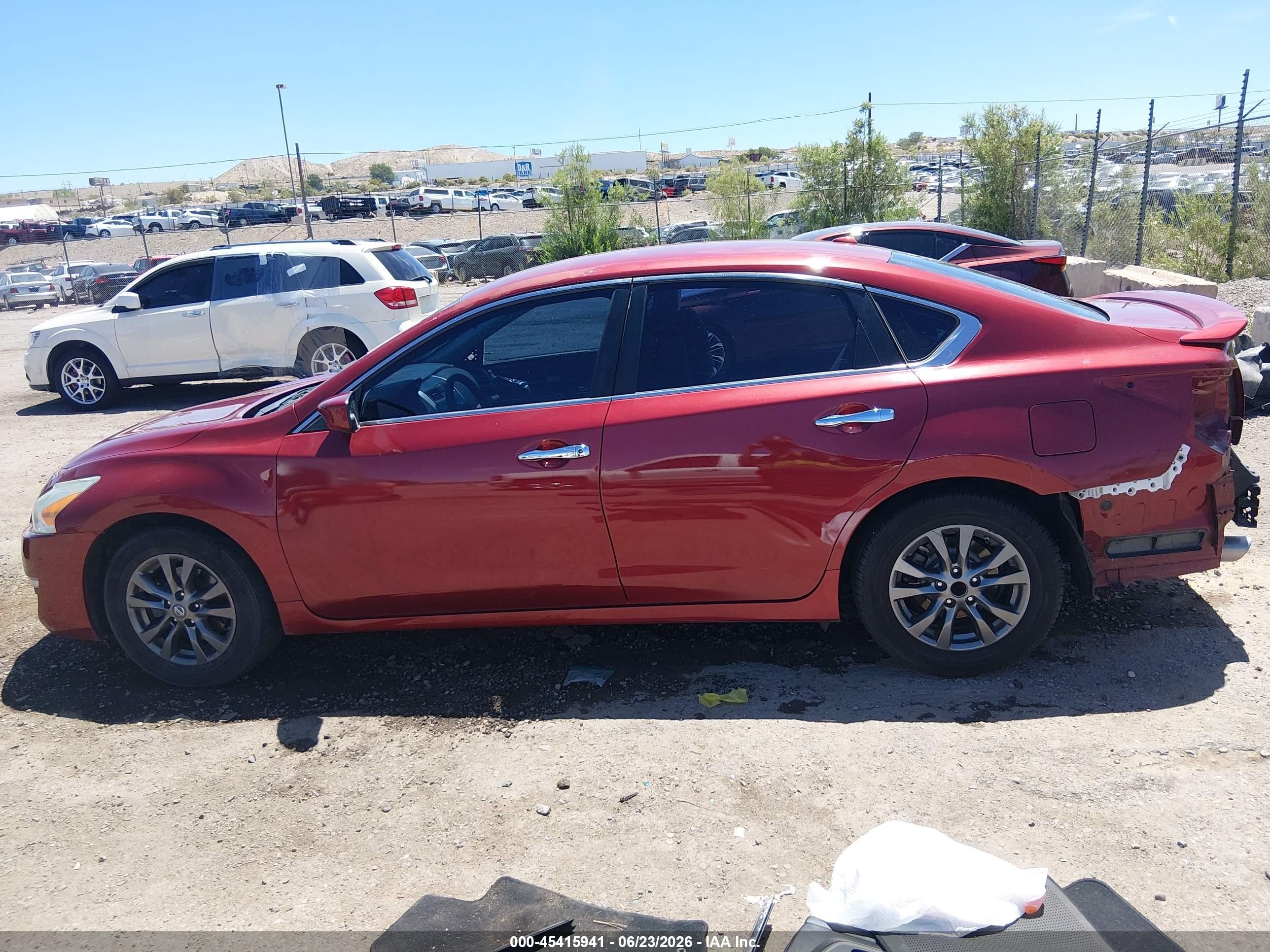 2015 Nissan Altima 2.5 S Red vin: 1N4AL3APXFC467500