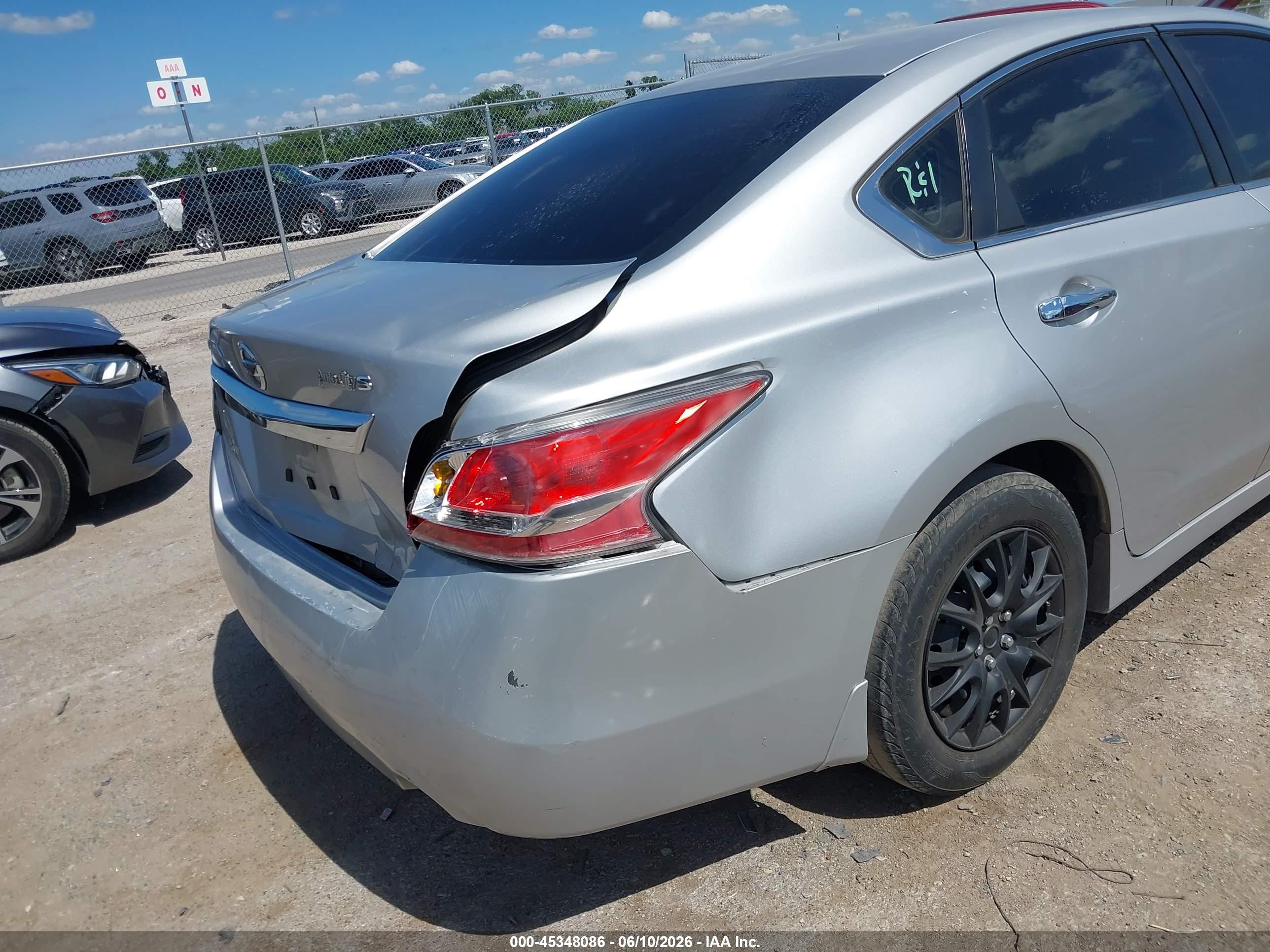 2015 Nissan Altima 2.5 S Silver vin: 1N4AL3APXFC479999