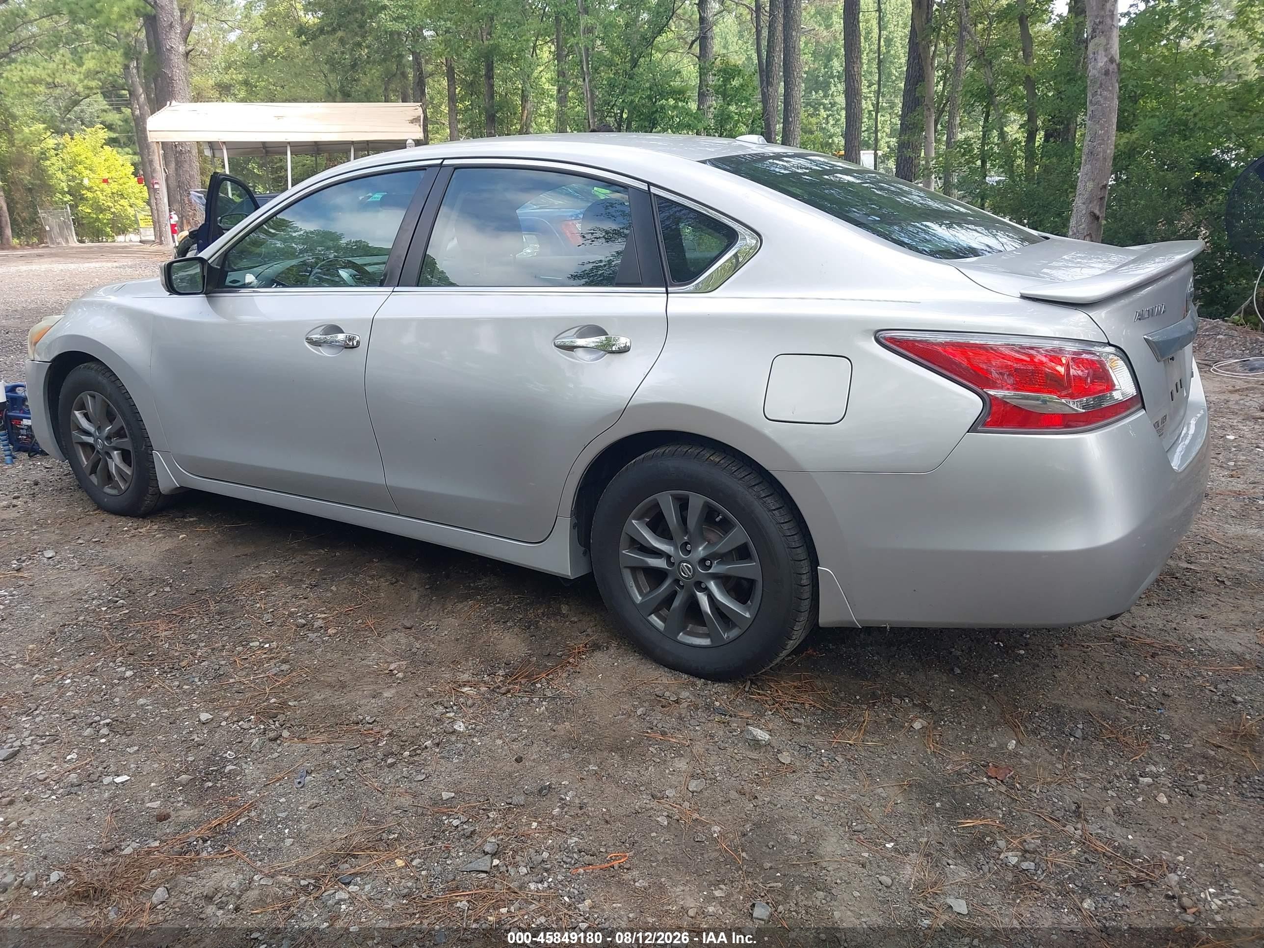 2015 Nissan Altima 2.5 S Silver vin: 1N4AL3APXFC491019