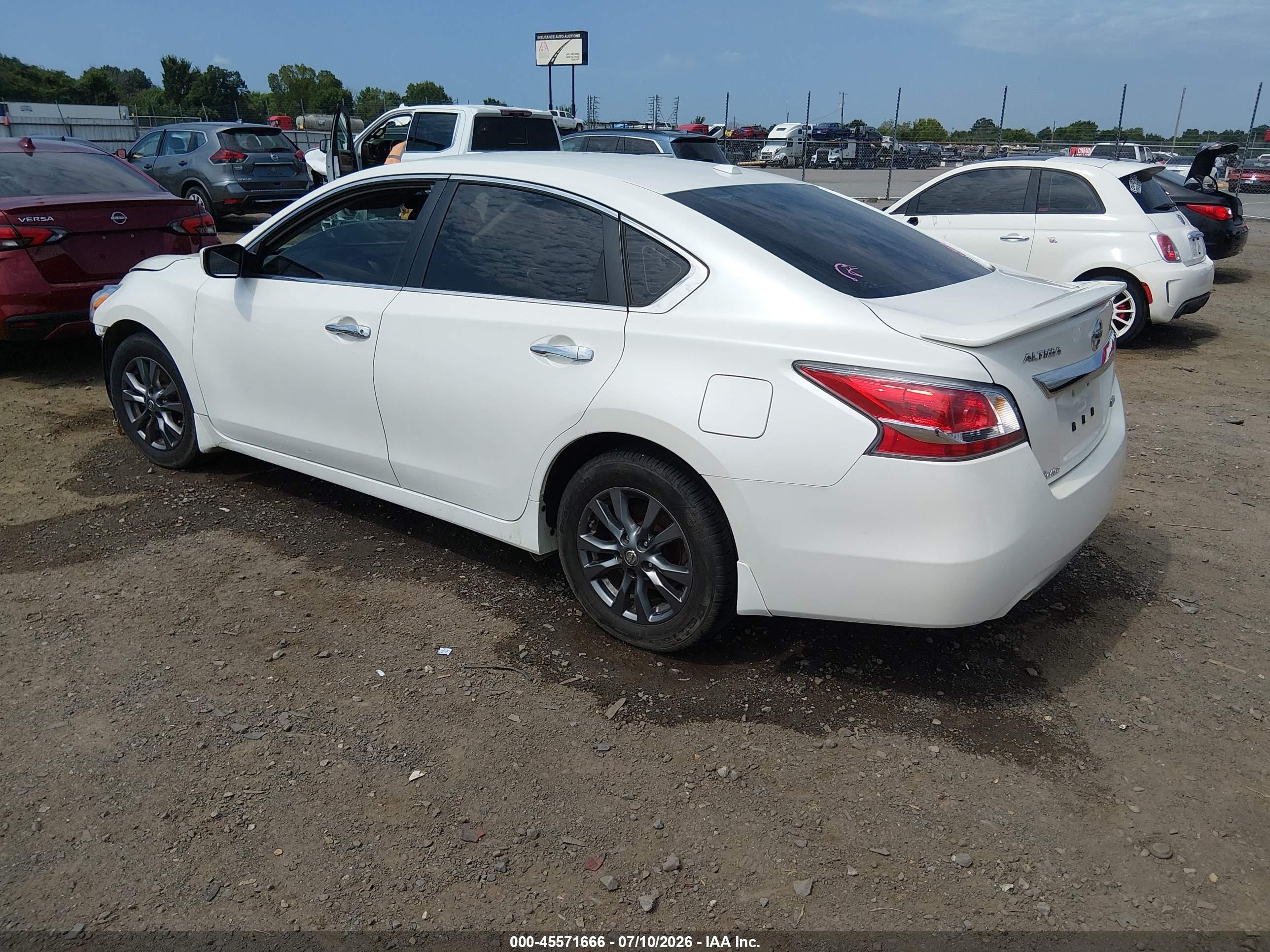 2015 Nissan Altima 2.5 S Gold vin: 1N4AL3APXFC570433
