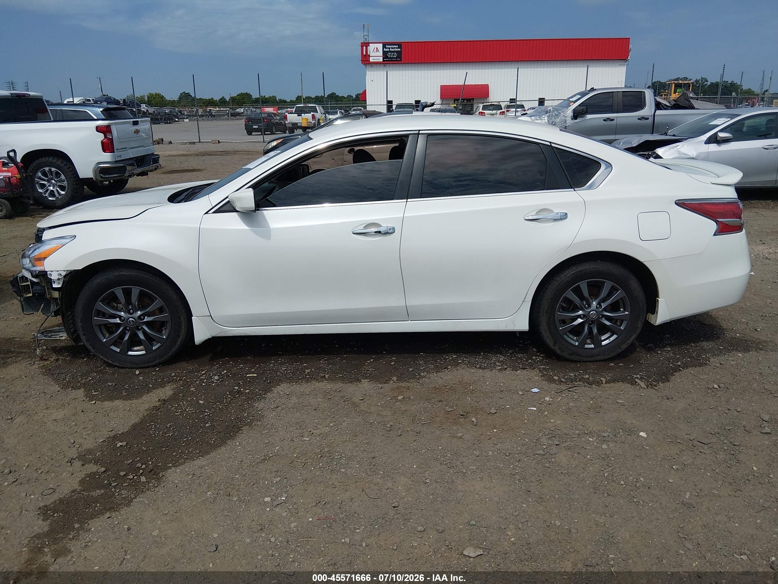 2015 Nissan Altima 2.5 S Gold vin: 1N4AL3APXFC570433