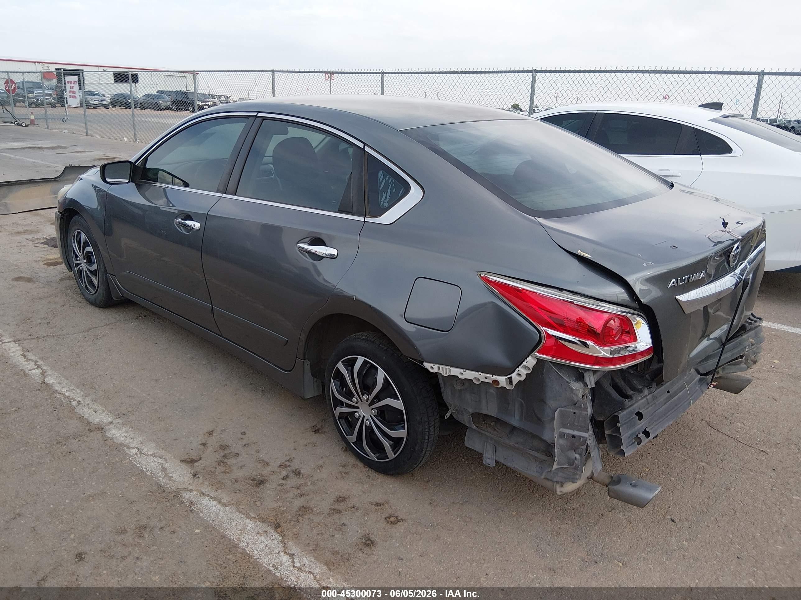2015 Nissan Altima 2.5 S Silver vin: 1N4AL3APXFC572151