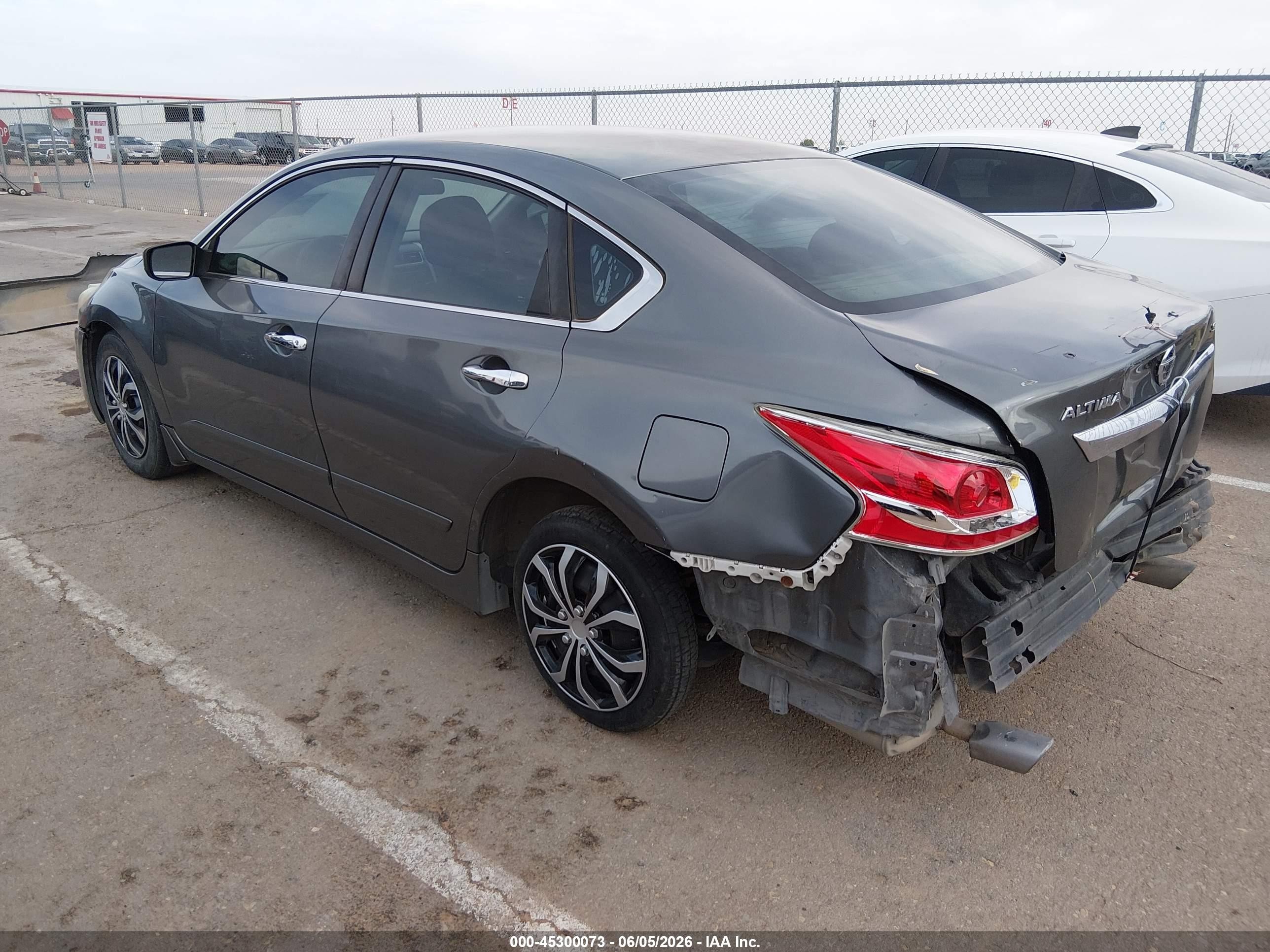 2015 Nissan Altima 2.5 S Silver vin: 1N4AL3APXFC572151