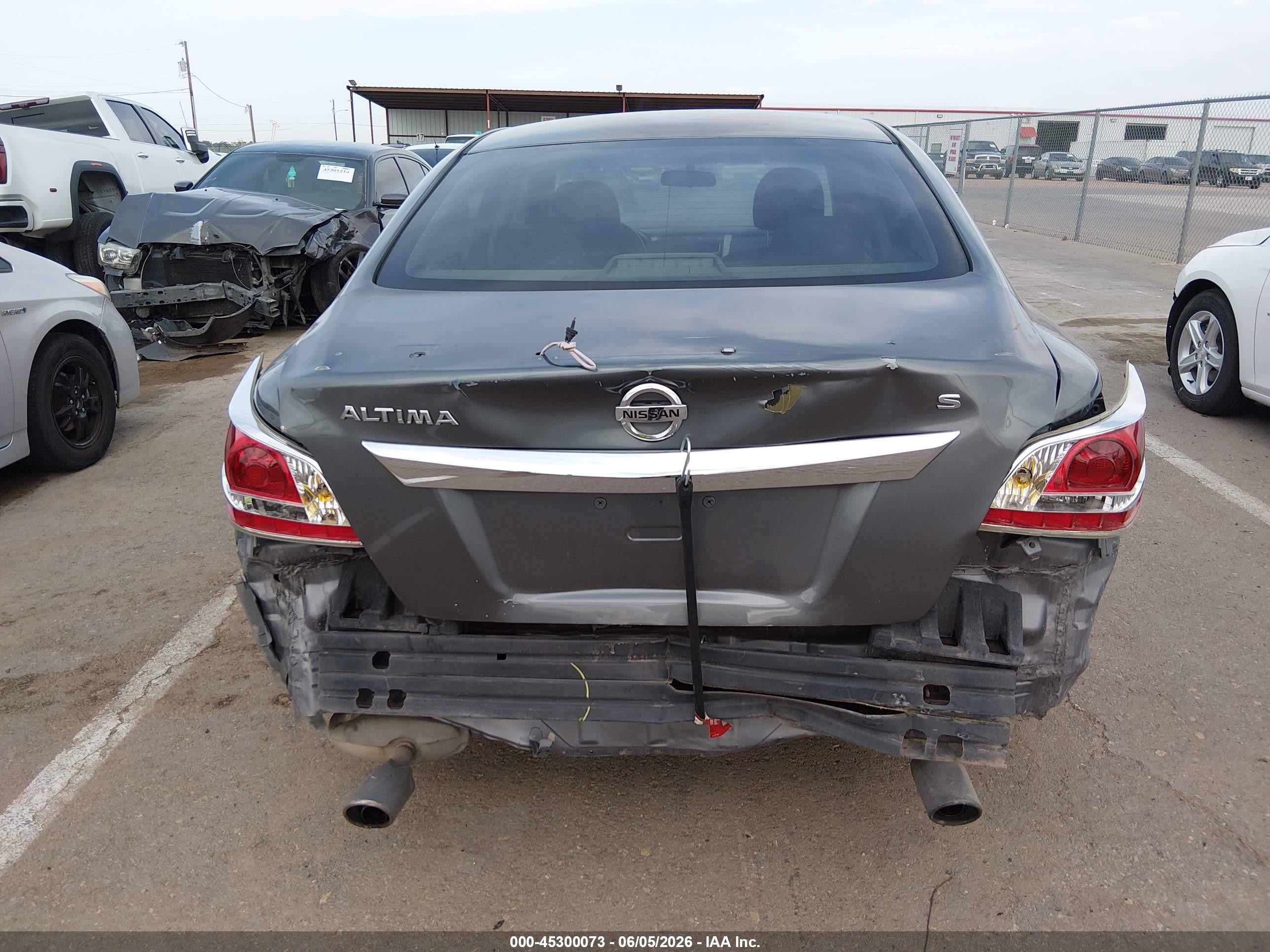 2015 Nissan Altima 2.5 S Silver vin: 1N4AL3APXFC572151