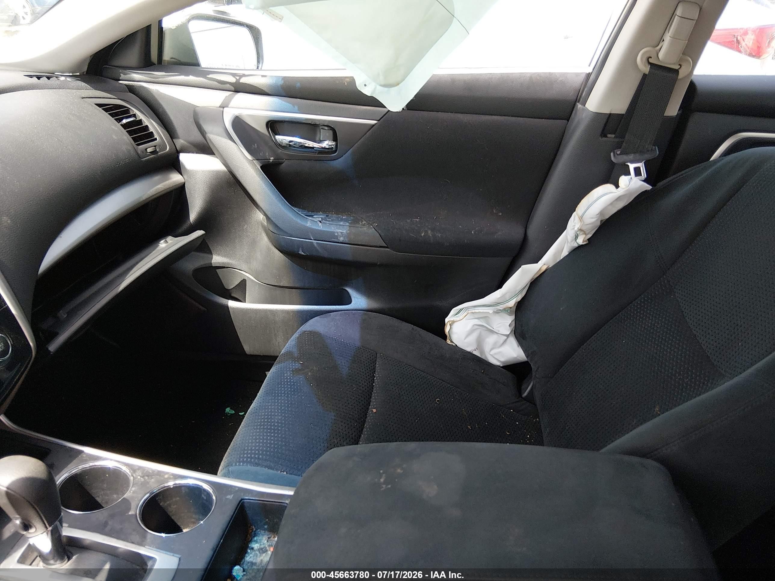 2015 Nissan Altima 2.5 S White vin: 1N4AL3APXFN308982