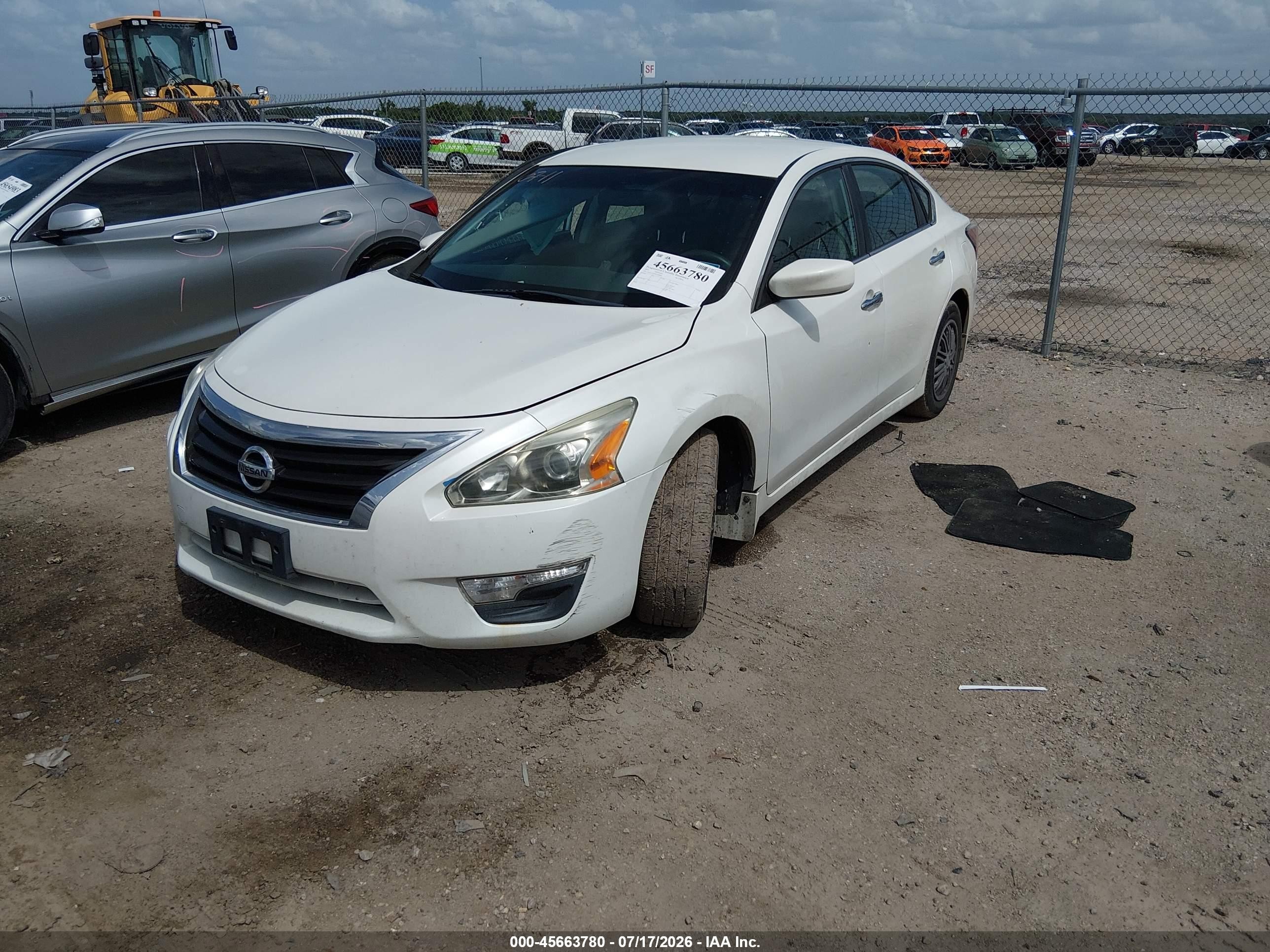 2015 Nissan Altima 2.5 S White vin: 1N4AL3APXFN308982