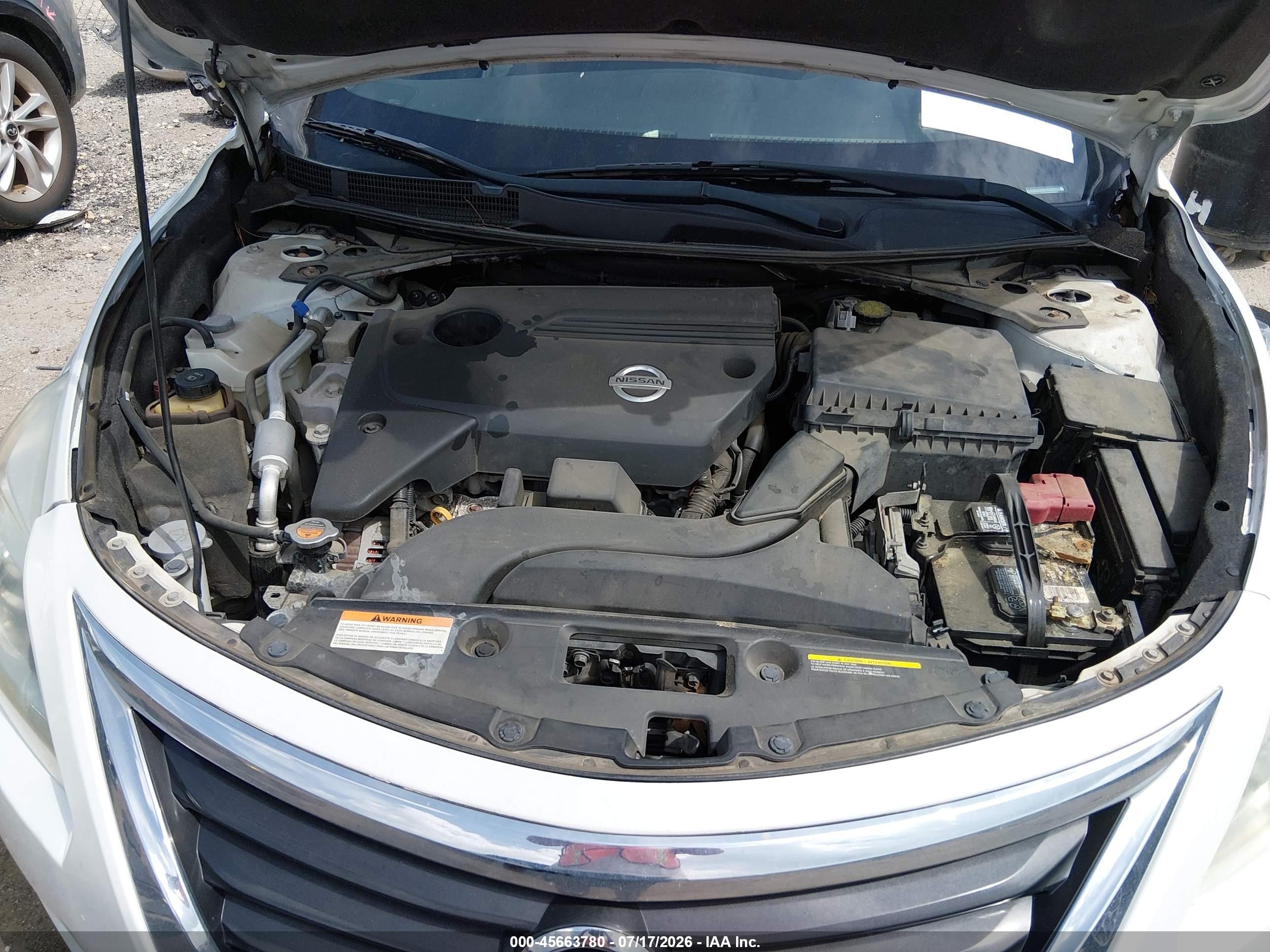 2015 Nissan Altima 2.5 S White vin: 1N4AL3APXFN308982