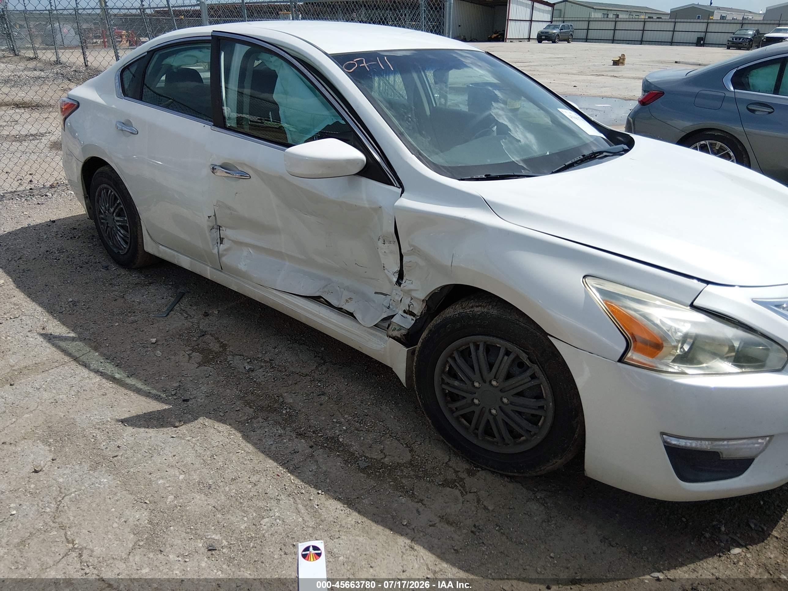 2015 Nissan Altima 2.5 S White vin: 1N4AL3APXFN308982