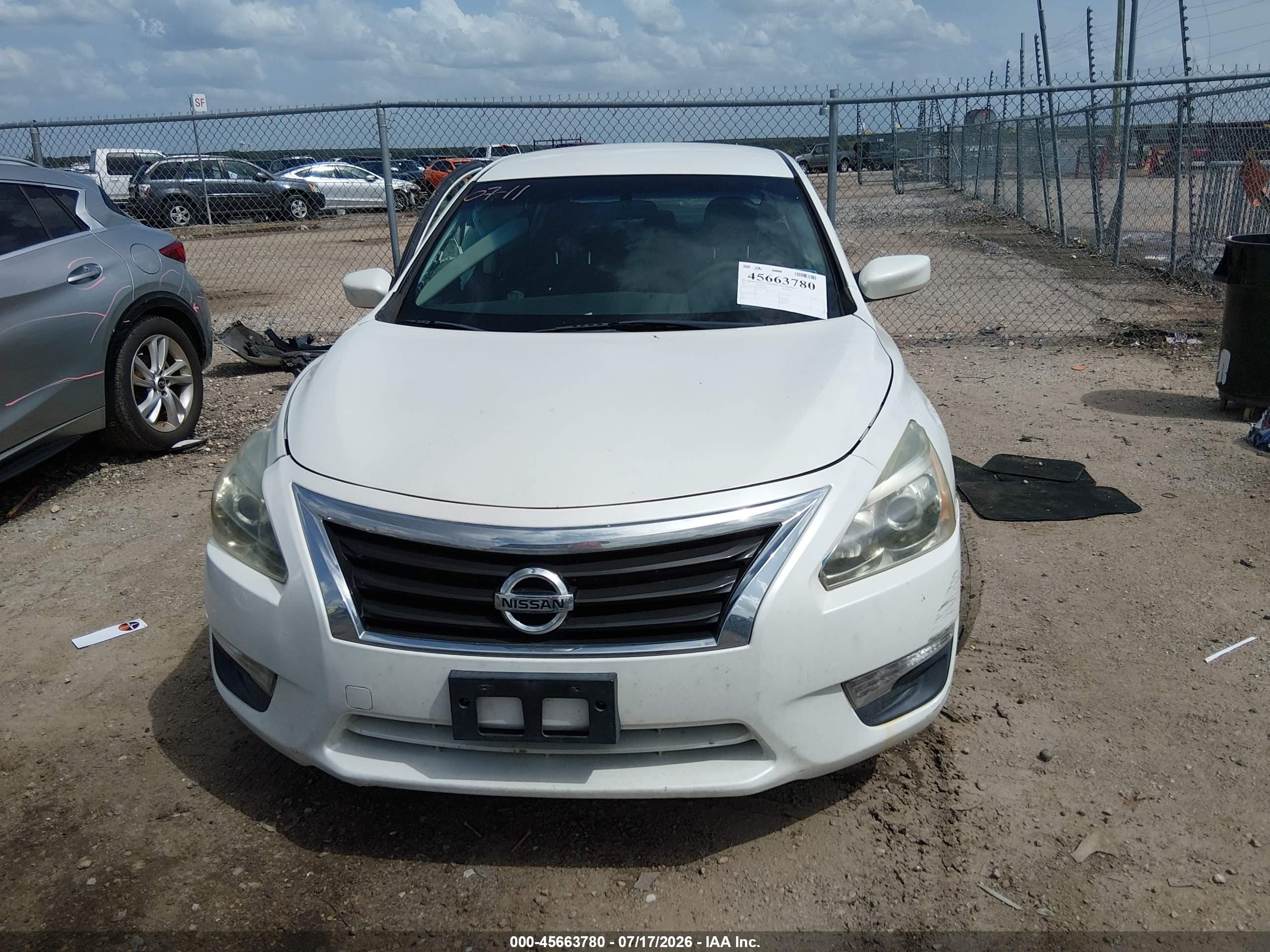 2015 Nissan Altima 2.5 S White vin: 1N4AL3APXFN308982