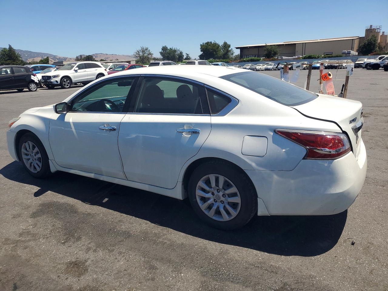 2015 Nissan Altima 2.5 S White vin: 1N4AL3APXFN312353