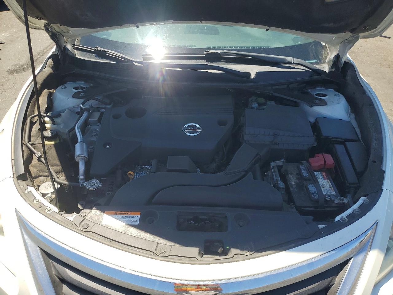 2015 Nissan Altima 2.5 S White vin: 1N4AL3APXFN312353