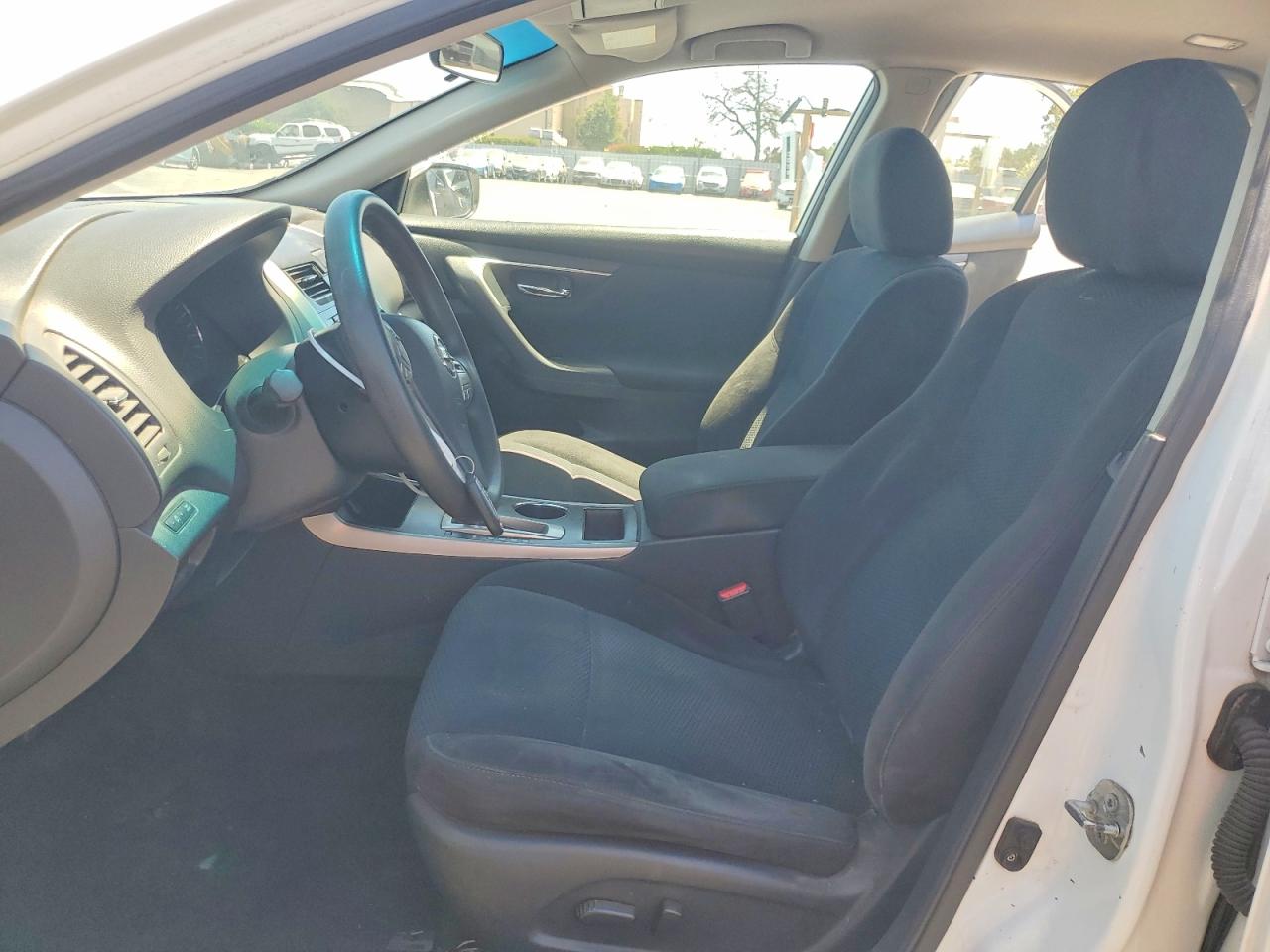 2015 Nissan Altima 2.5 S White vin: 1N4AL3APXFN312353