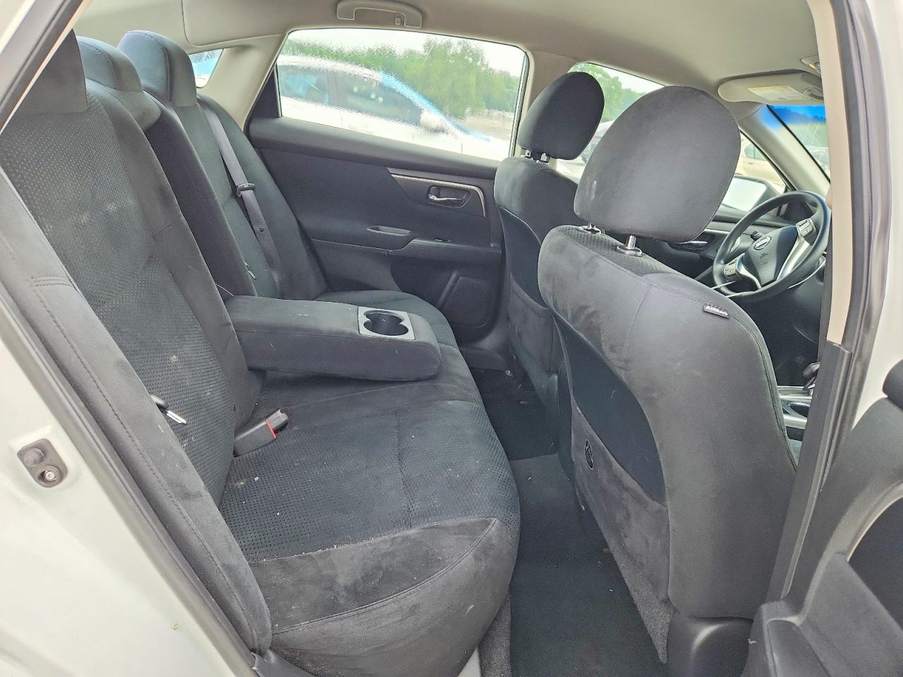 2015 Nissan Altima 2.5 S White vin: 1N4AL3APXFN325779