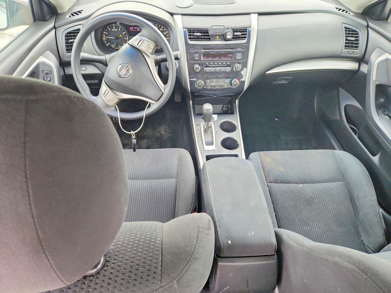 2015 Nissan Altima 2.5 S White vin: 1N4AL3APXFN325779